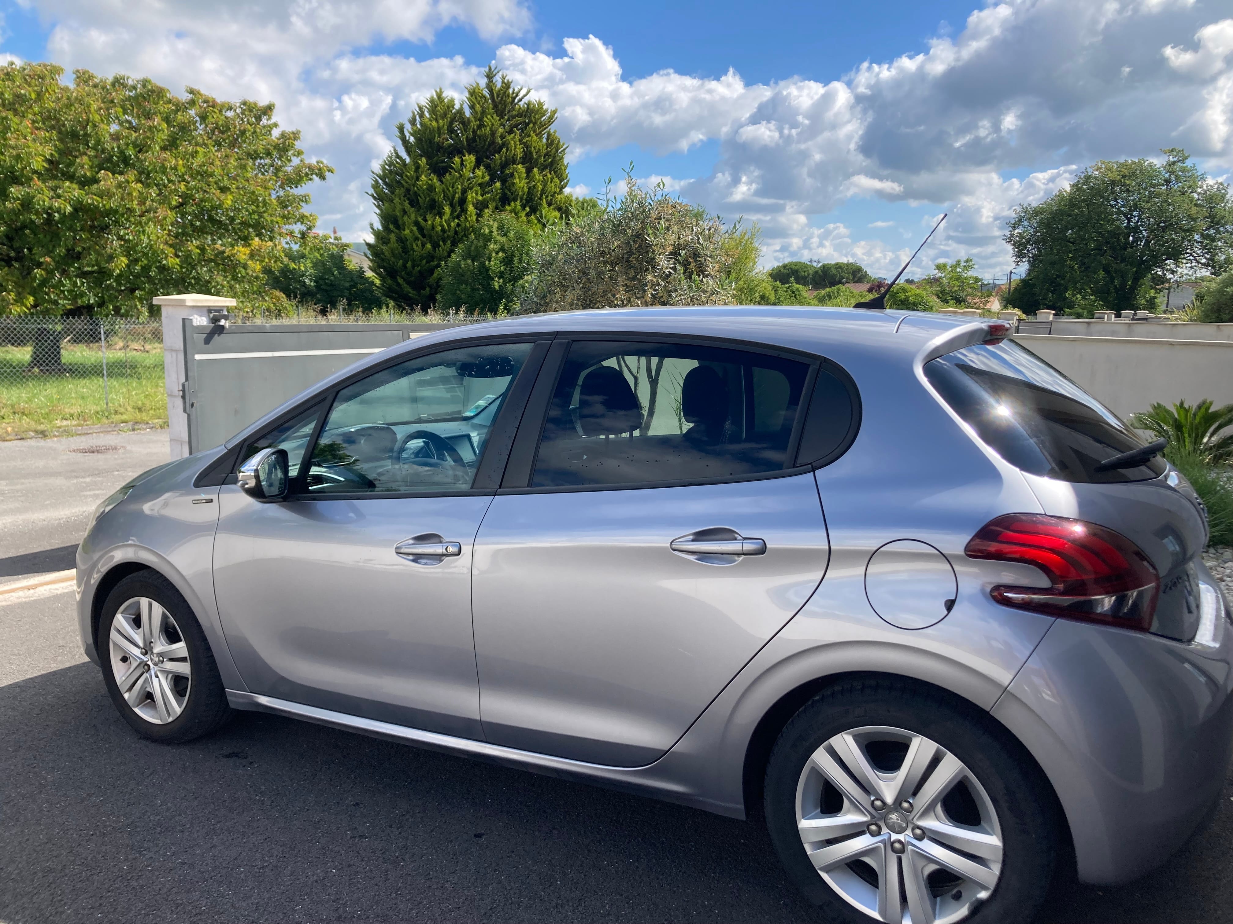 Peugeot 208, 2019, Essence 95
