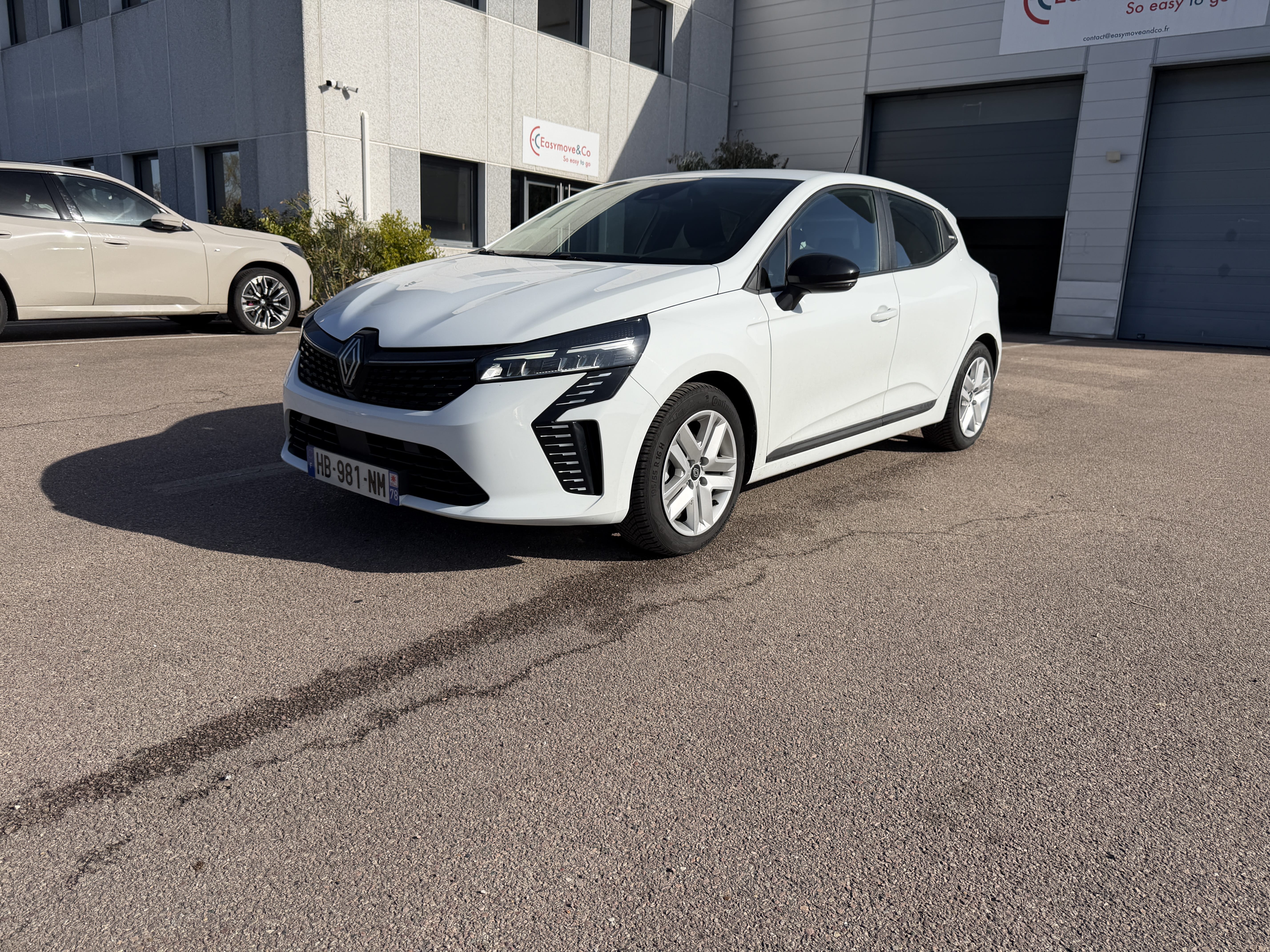Renault Clio, 2025, Essence 95 / Électrique (hybride), automatique