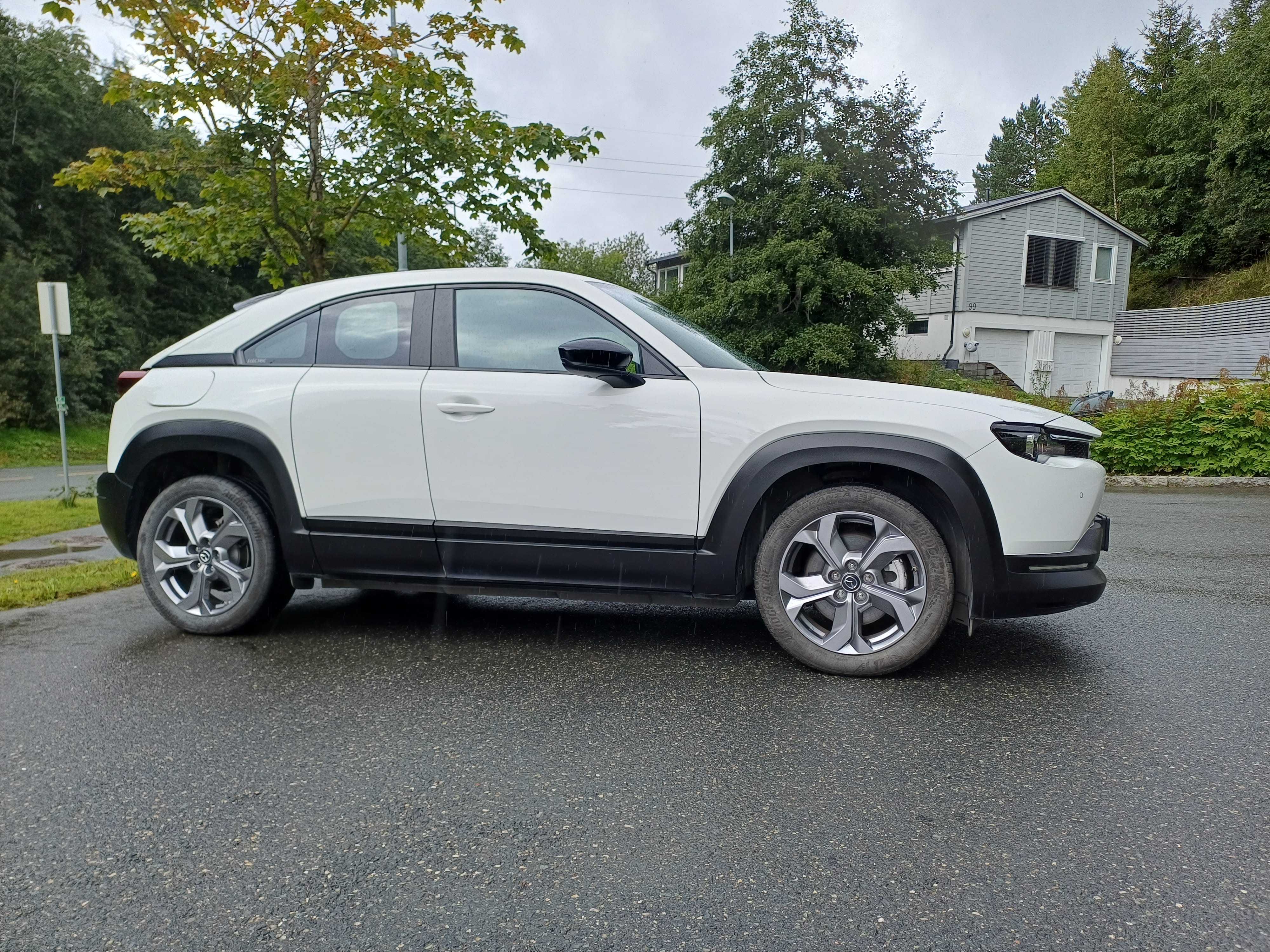 Mazda MX-30 med Aircondition