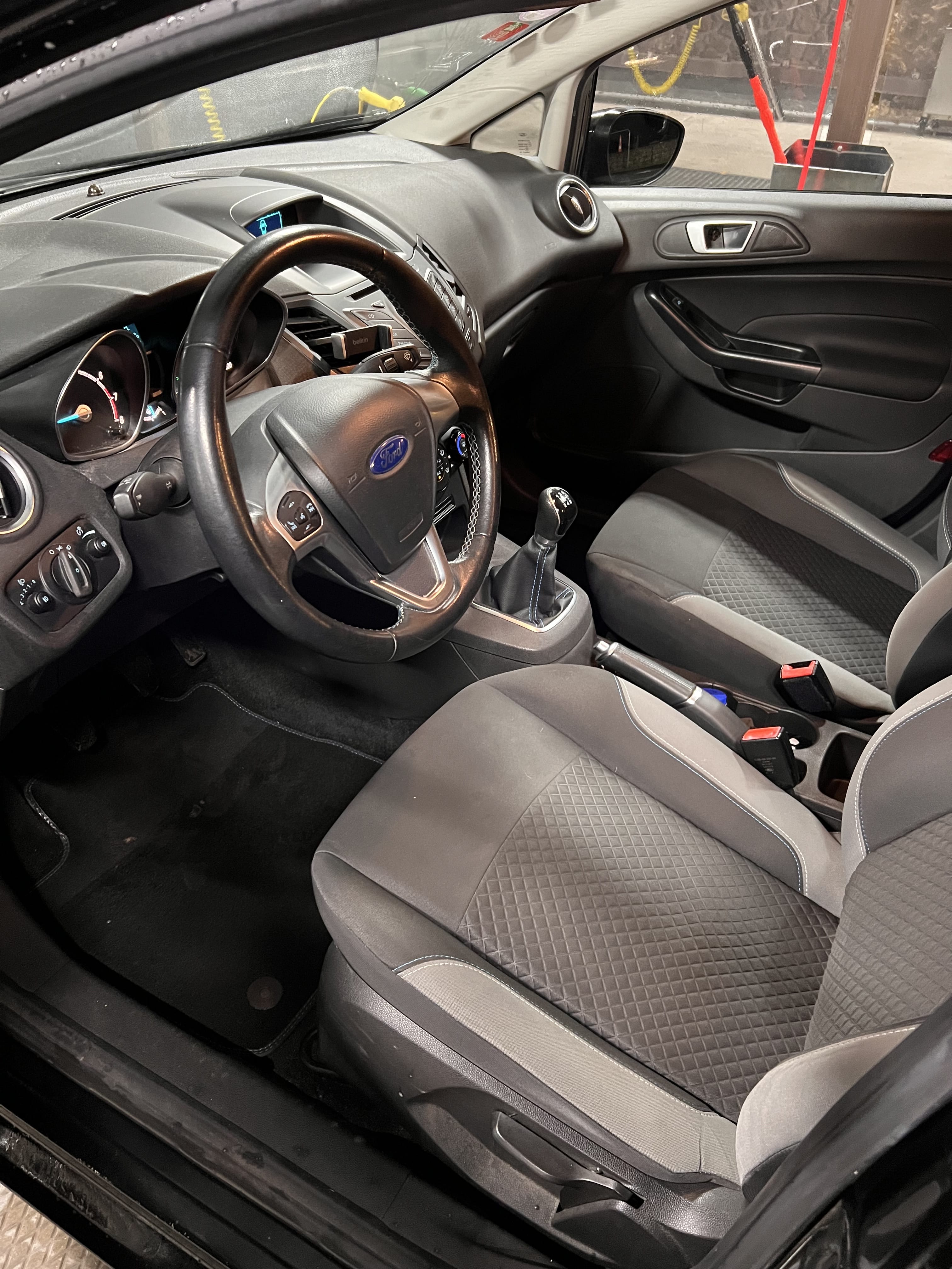 Ford Fiesta Essence CLIM avec Entrée audio / iPod