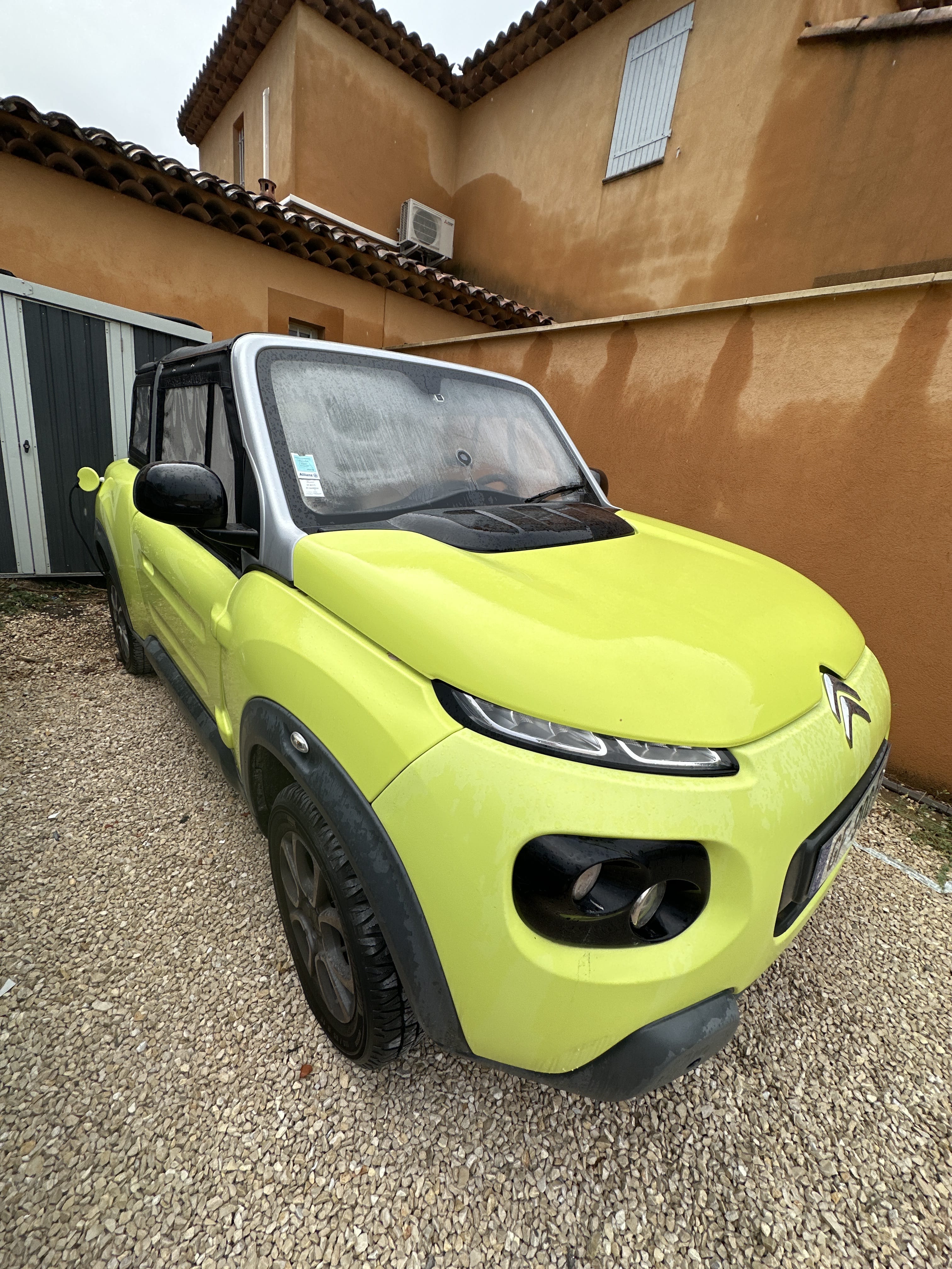 Citroen e-Mehari avec Siège bébé