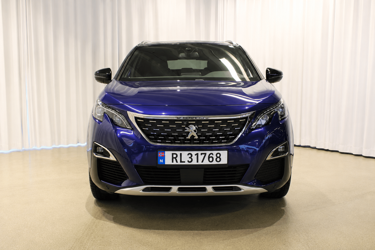Peugeot 3008 with Backup camera