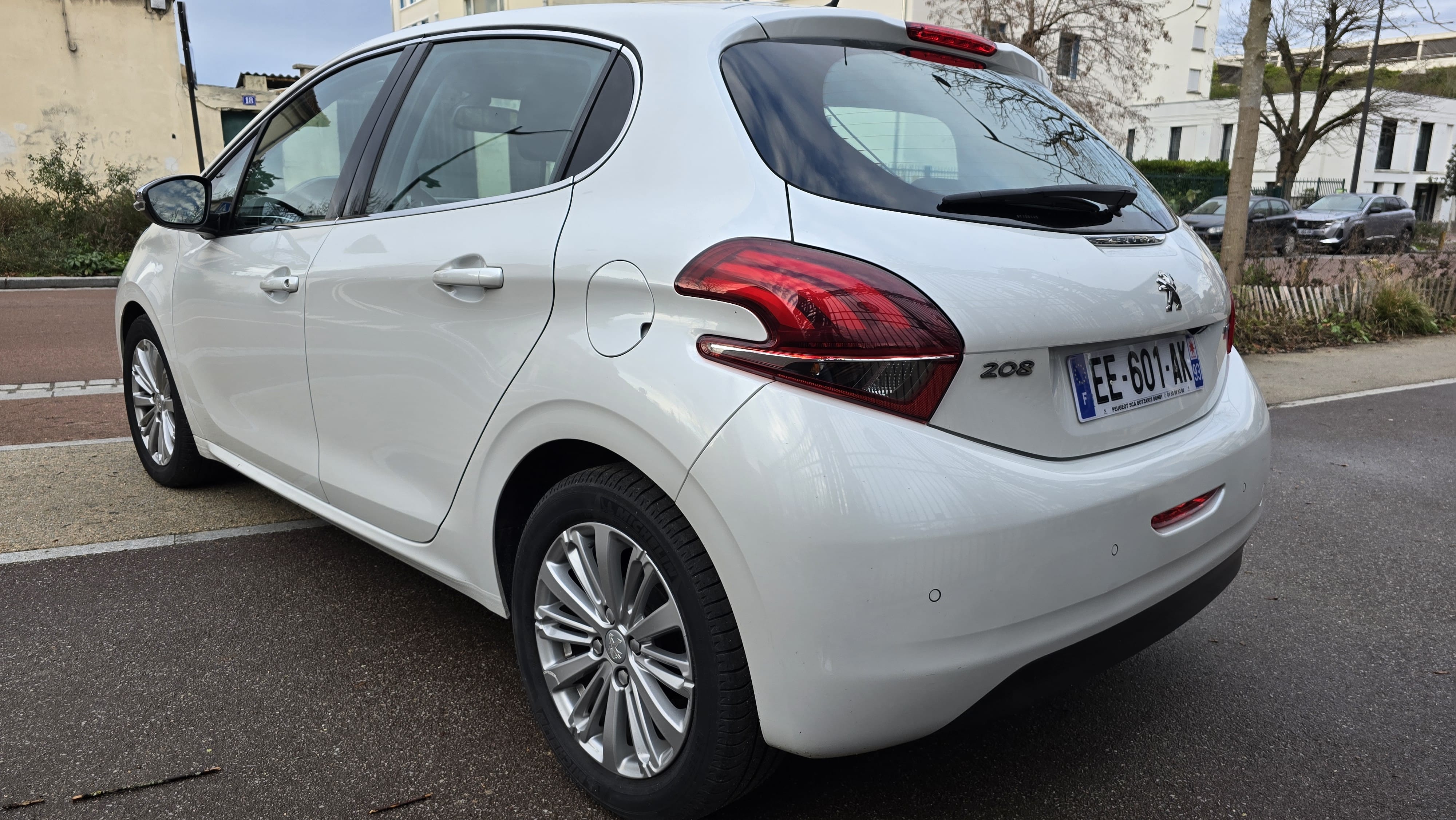 Peugeot 208 avec GPS
