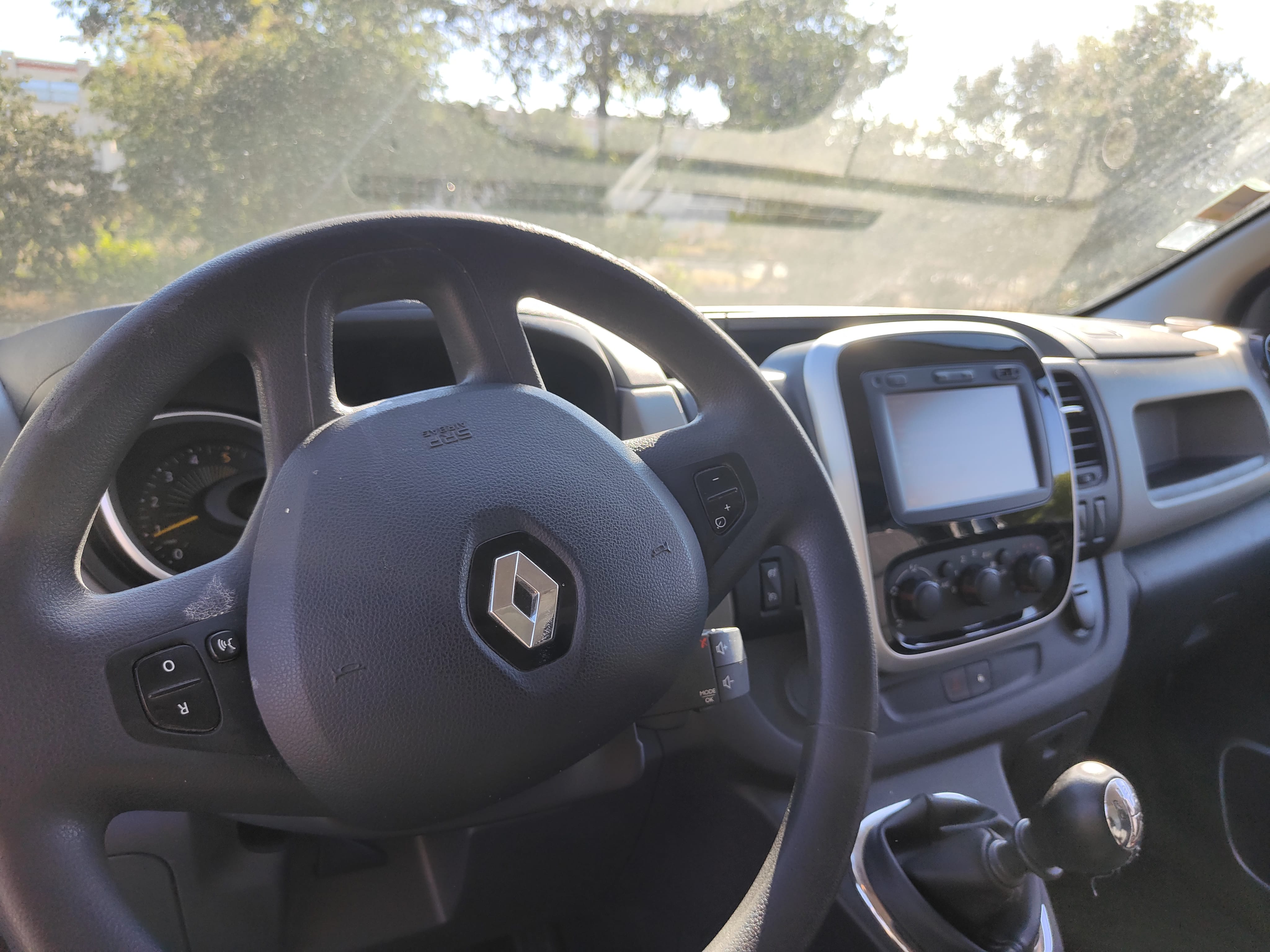 Renault Trafic with Cruise control