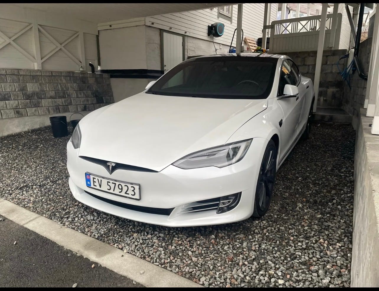 Tesla Model S 75 med Firehjulstrekk