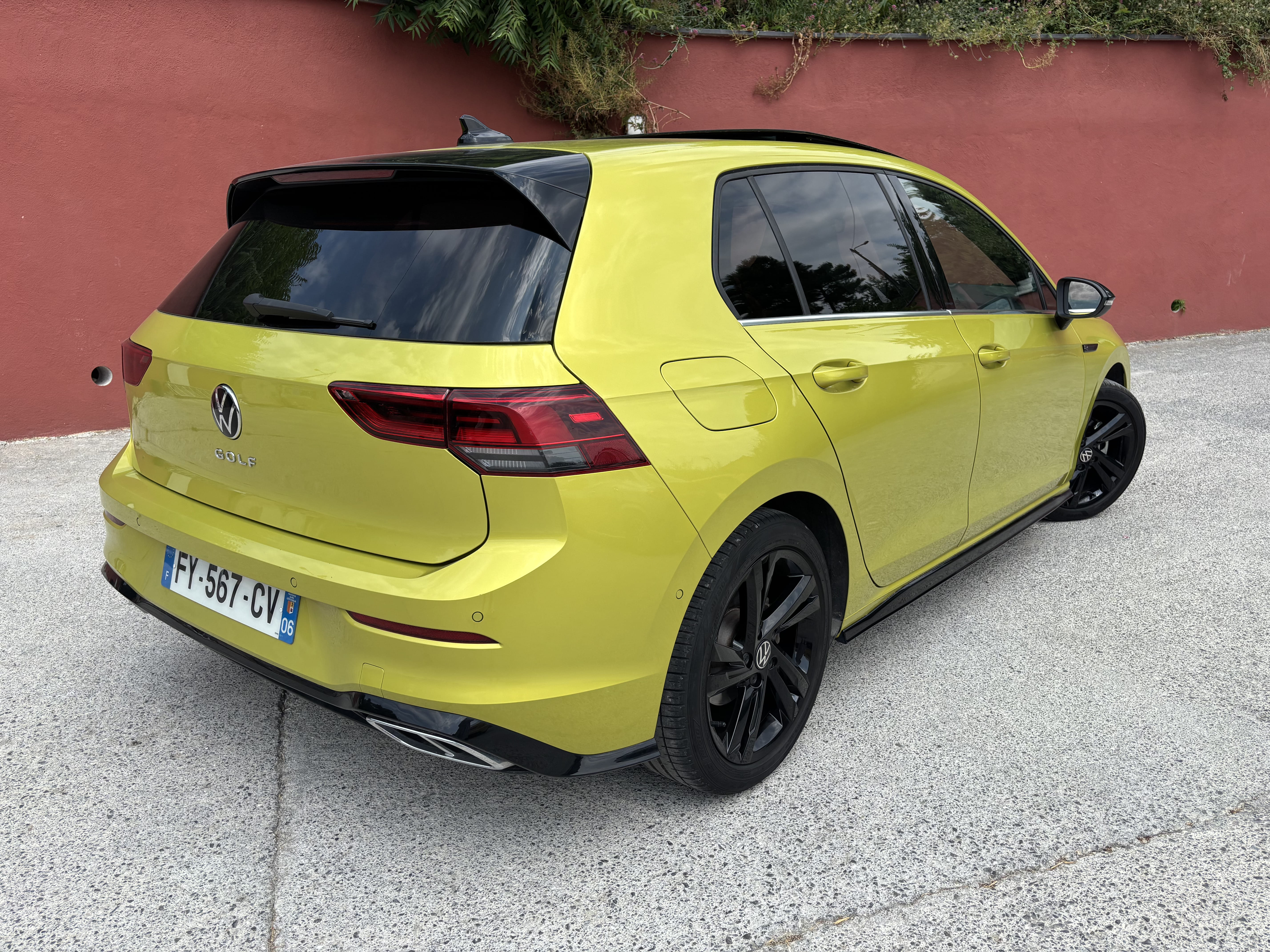 Volkswagen Golf with Baby seat