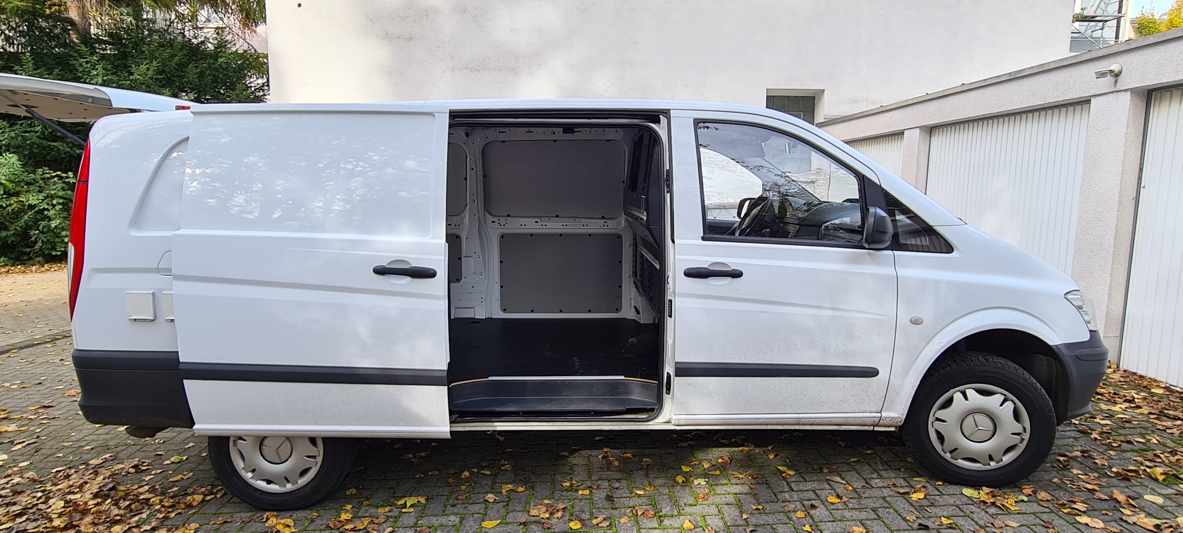 Mercedes-Benz Vito 4MATIC Kastenwagen mit Klimaanlage