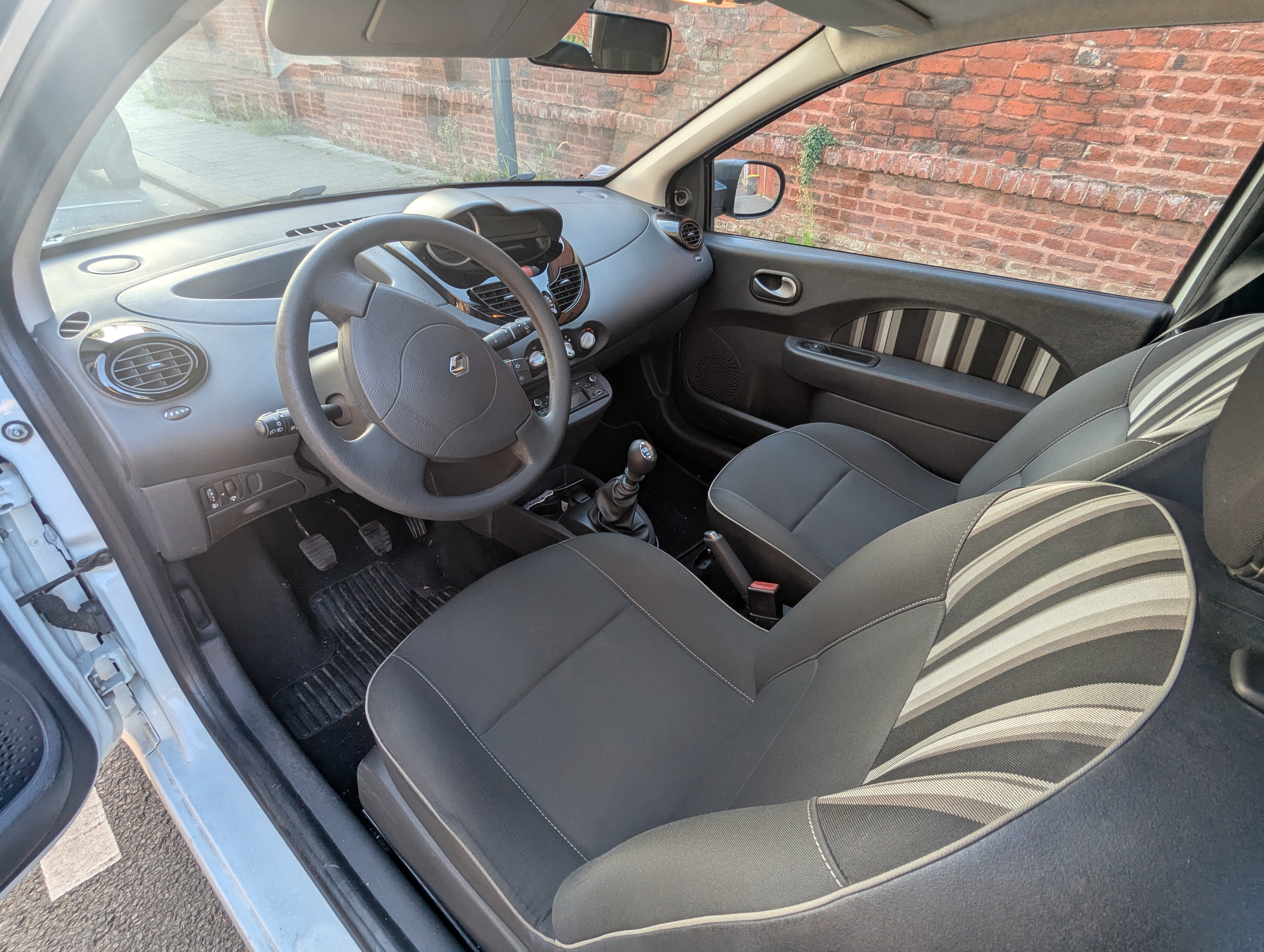 Renault Twingo avec Autoradio