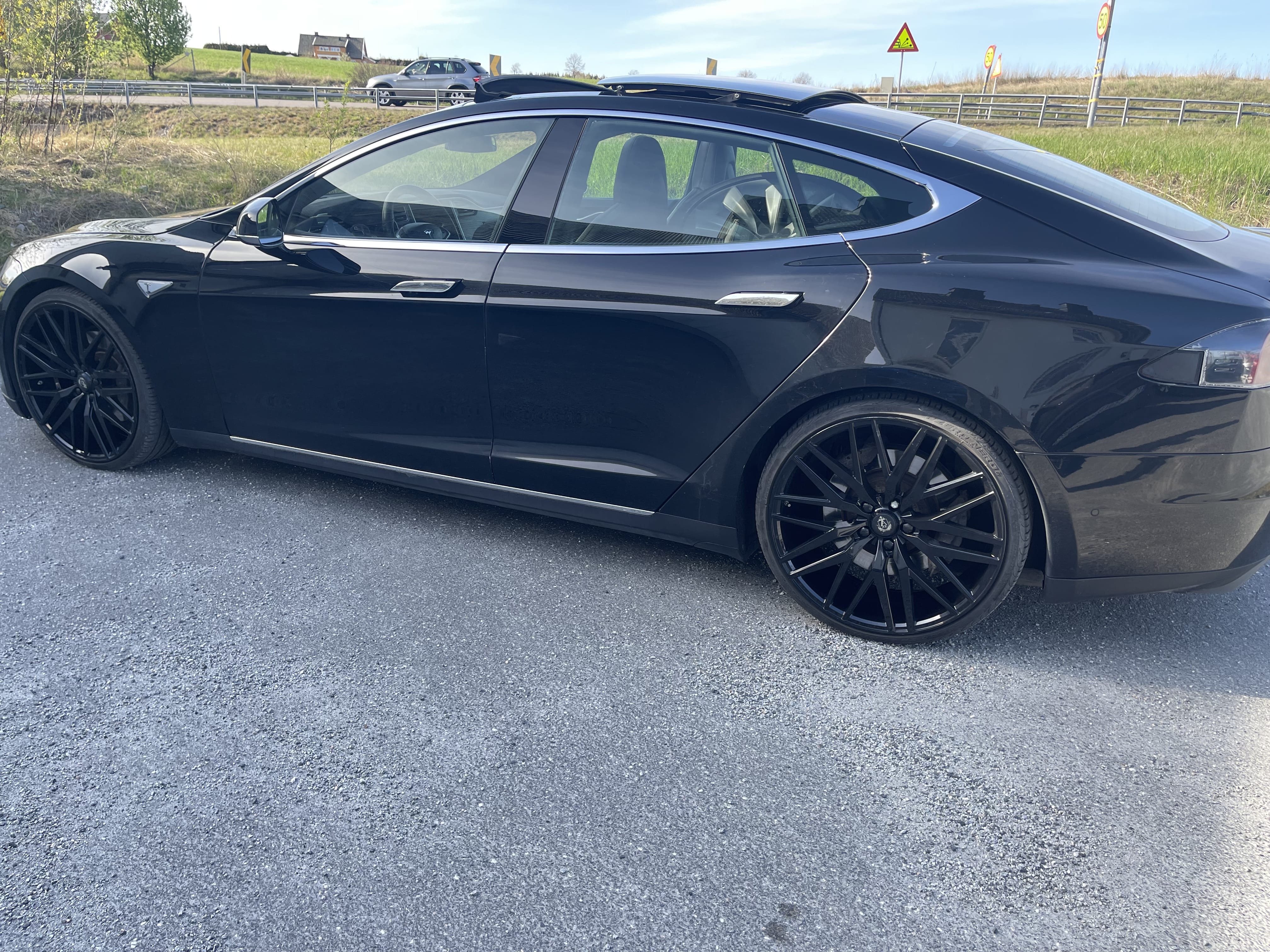 Tesla Model S, 2015, Electric, automatic
