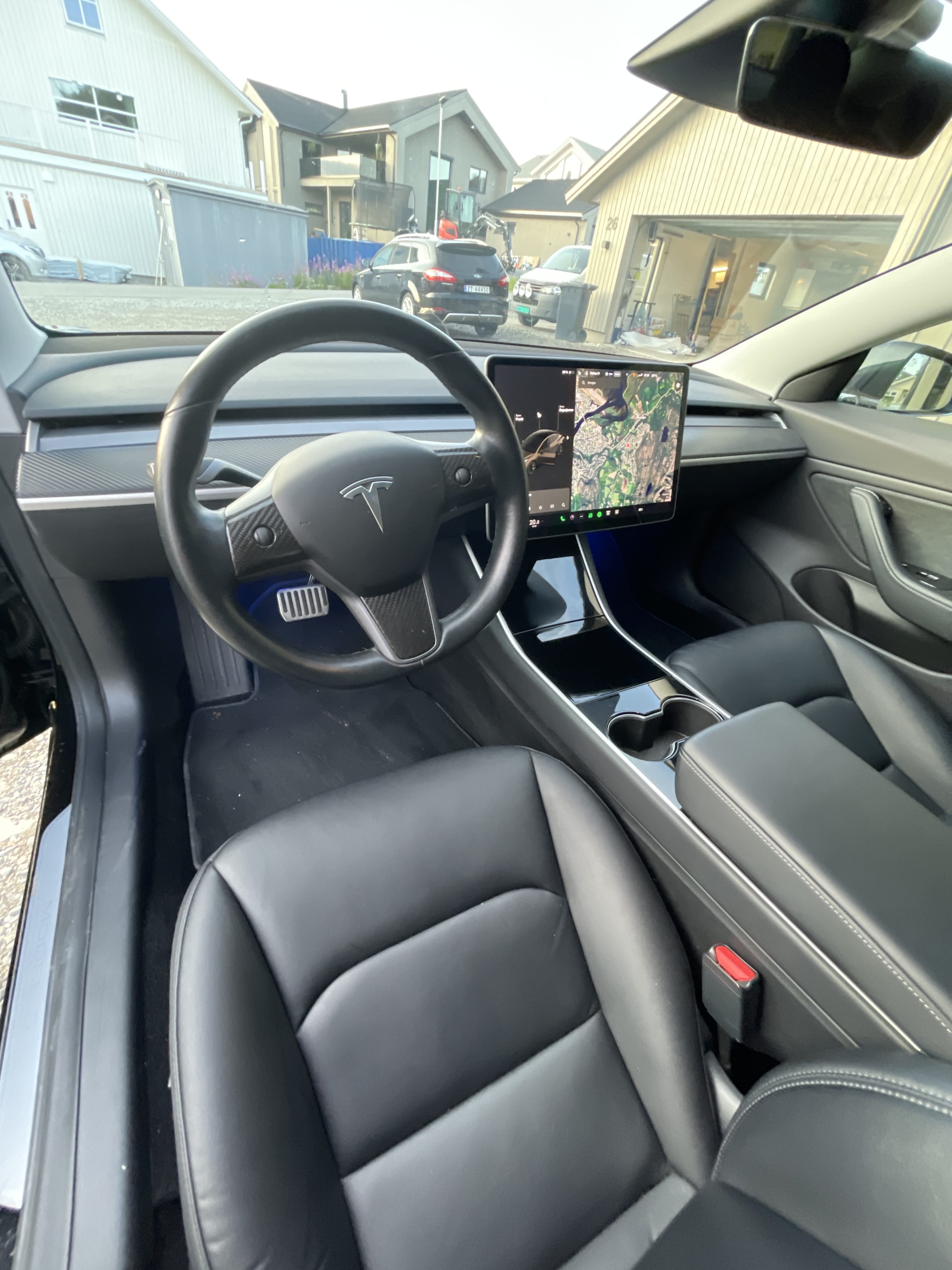 Tesla Model 3 Long Range med Cruisekontroll