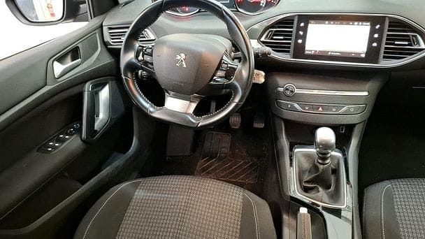 Peugeot 308 avec Entrée audio / iPod