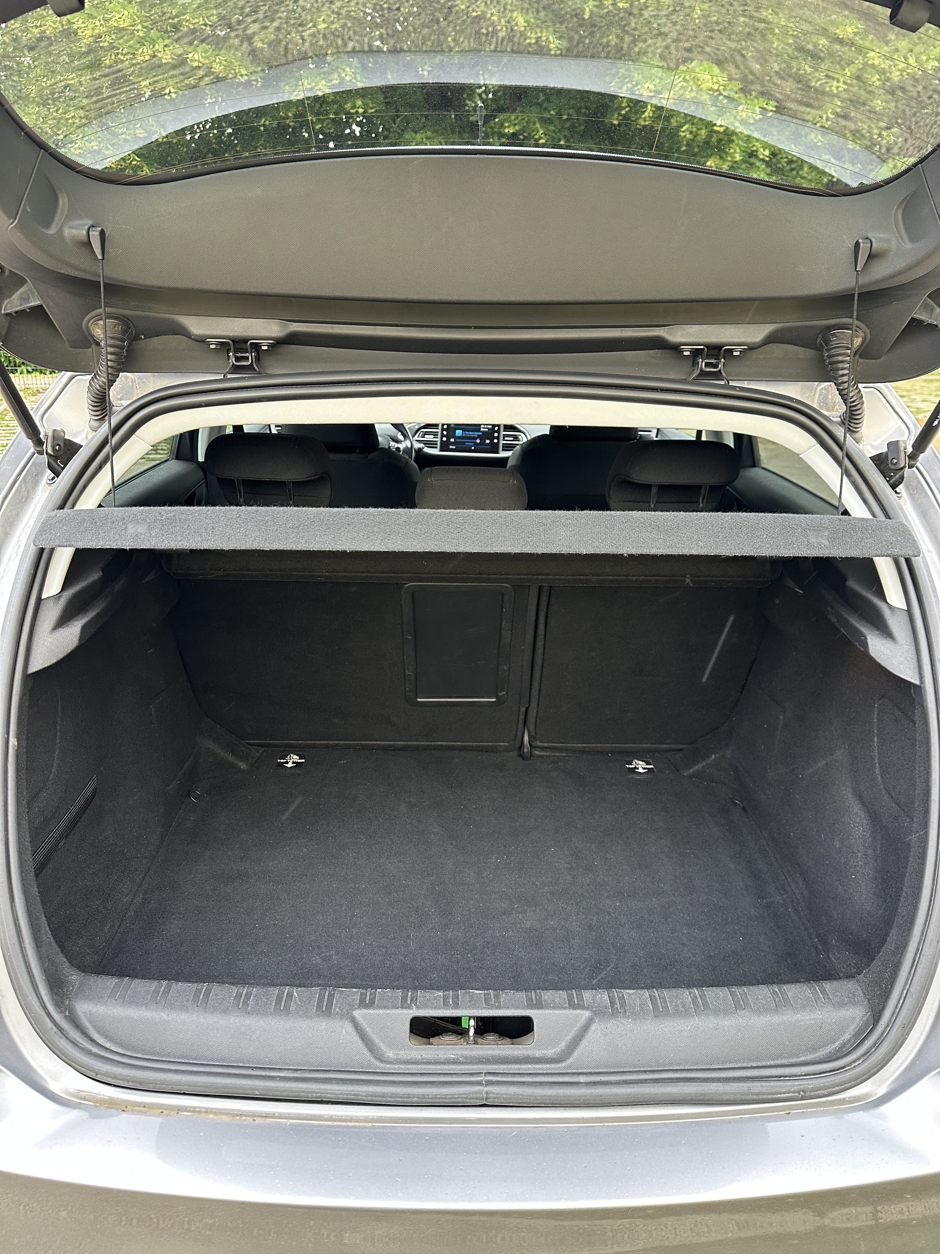 Peugeot 308 avec Entrée audio / iPod