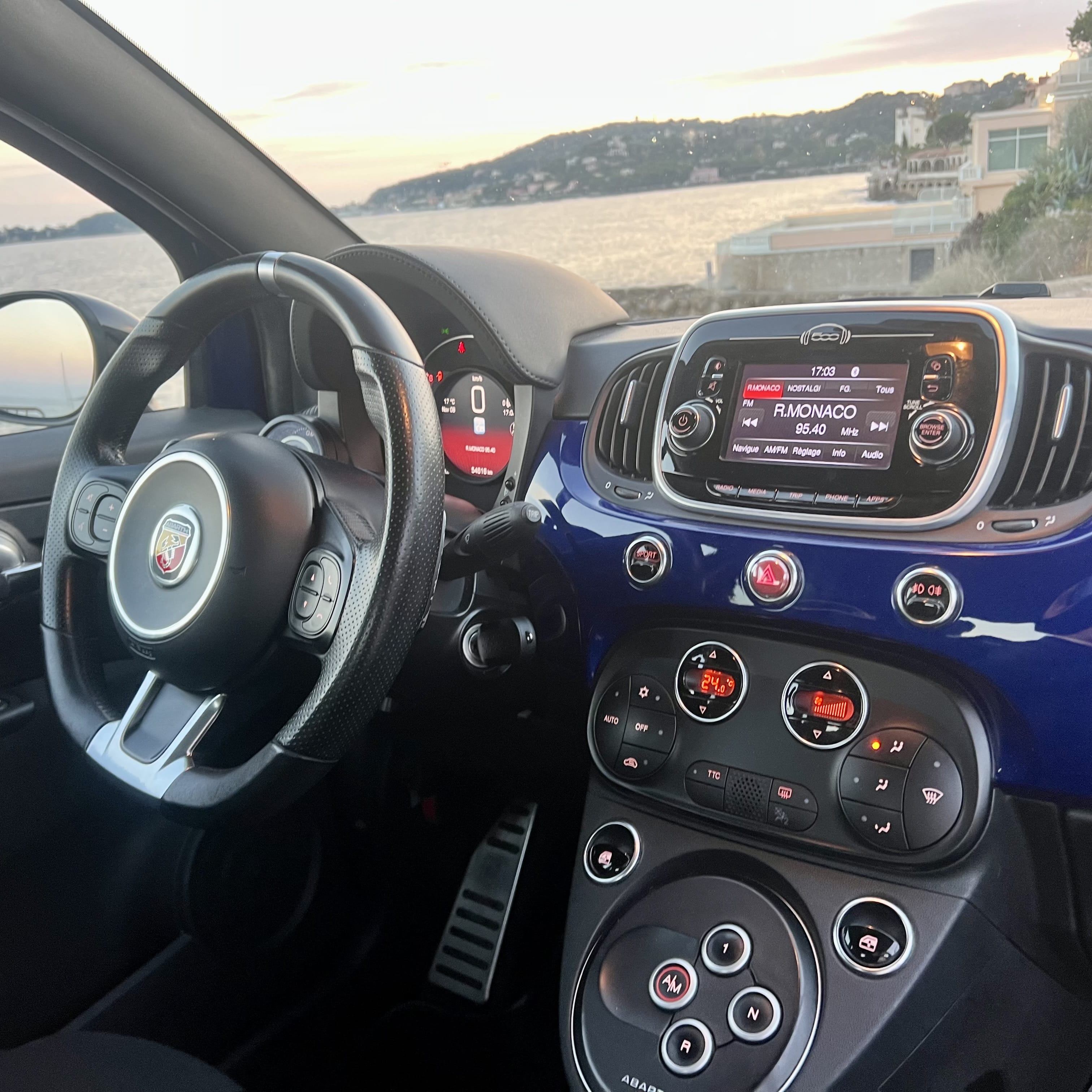Abarth 500C 595 Cabriolet with Audio / iPod input