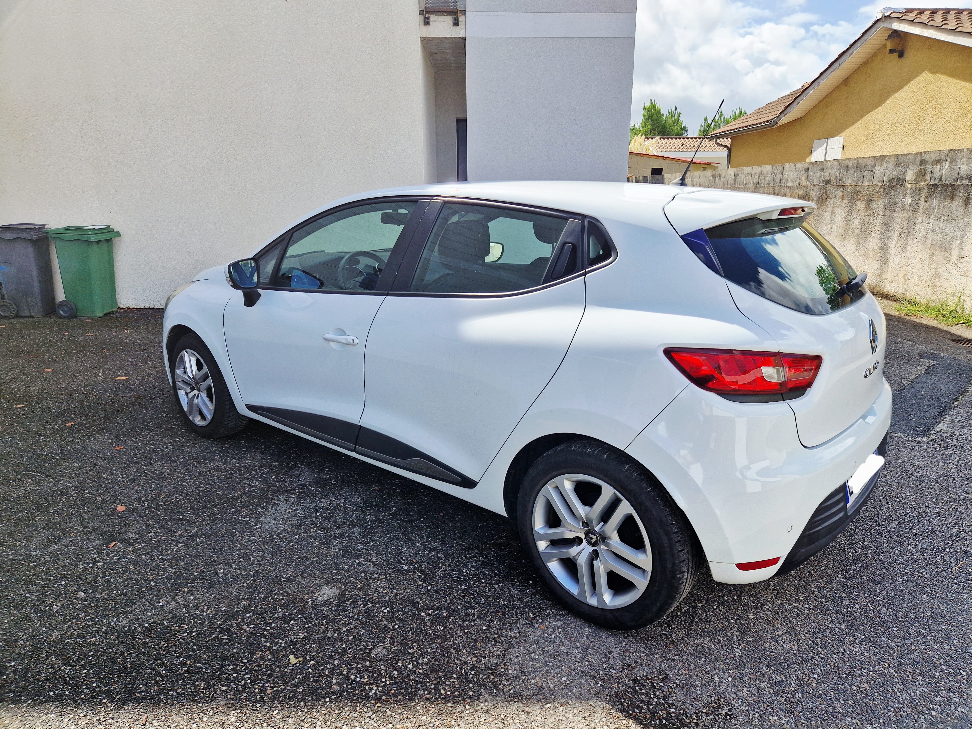 Renault Clio Business faible kilométrage avec GPS