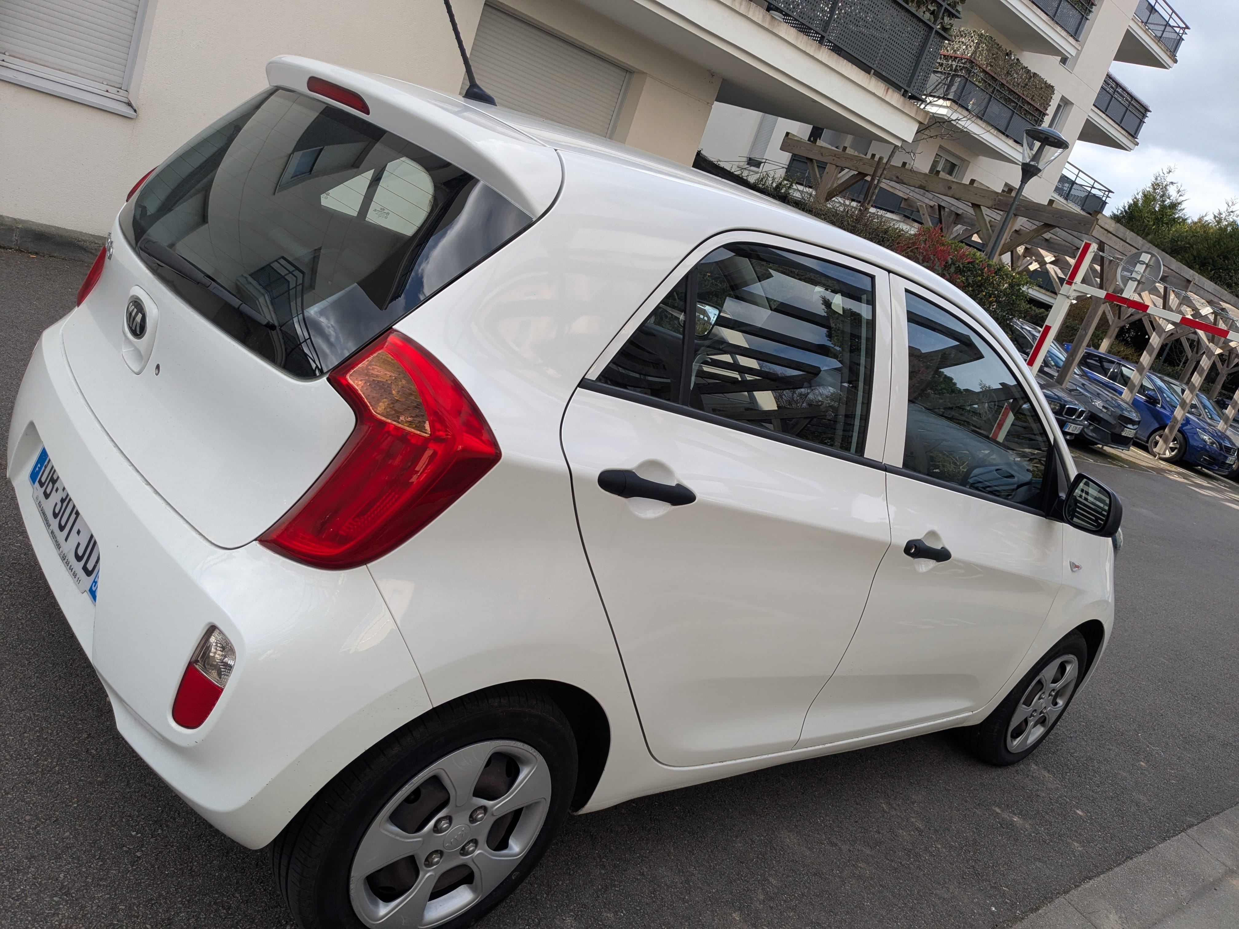 Kia Picanto avec Siège bébé