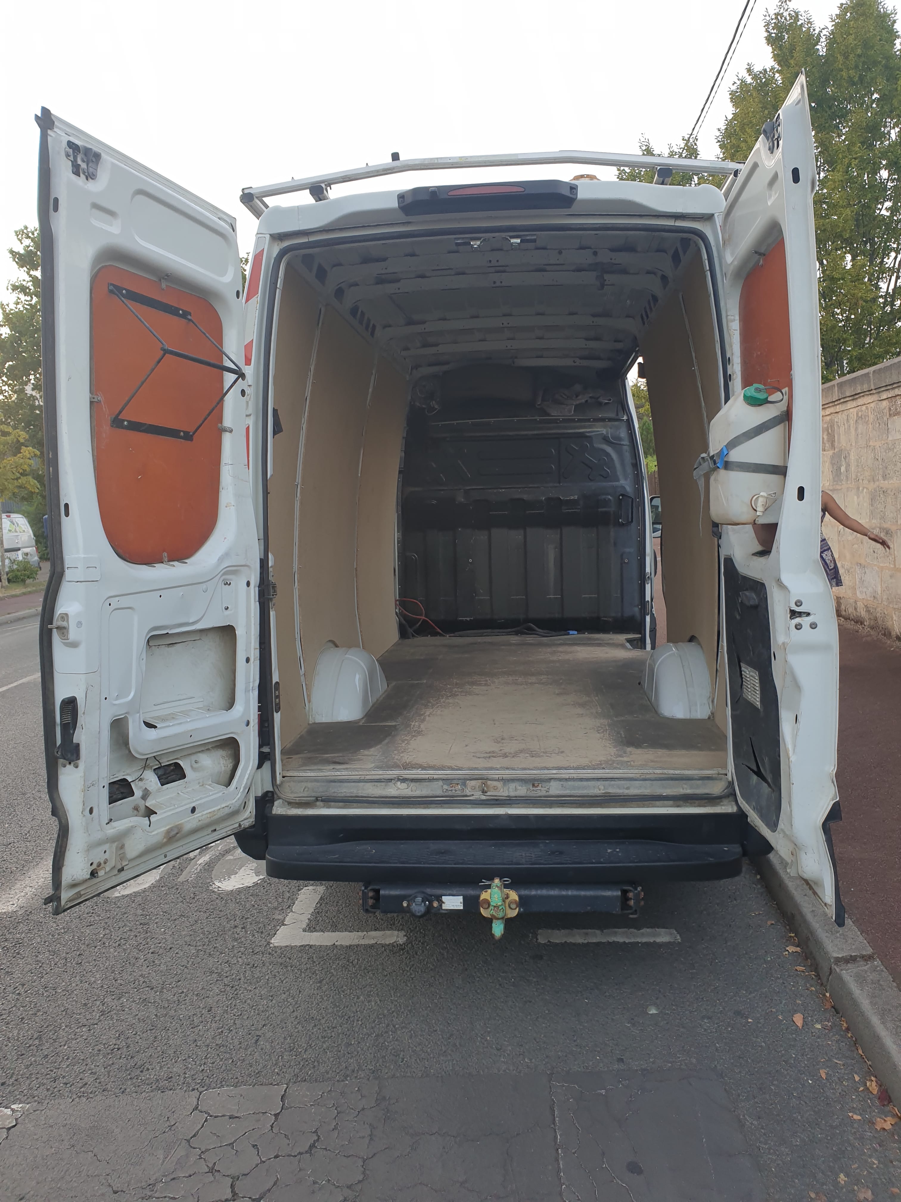 Iveco Daily Fourgon avec Audio Bluetooth