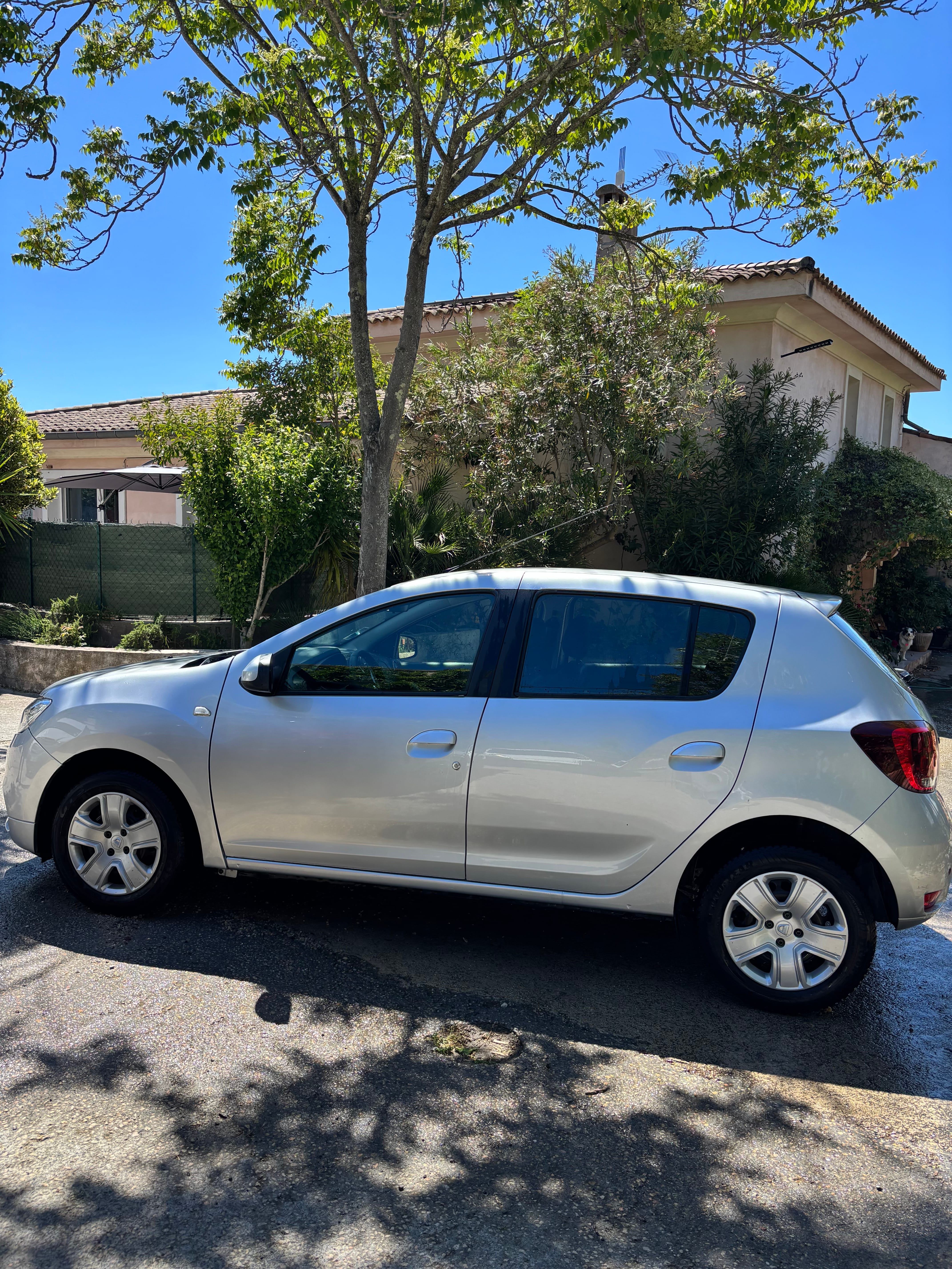 Dacia Sandero avec Audio Bluetooth