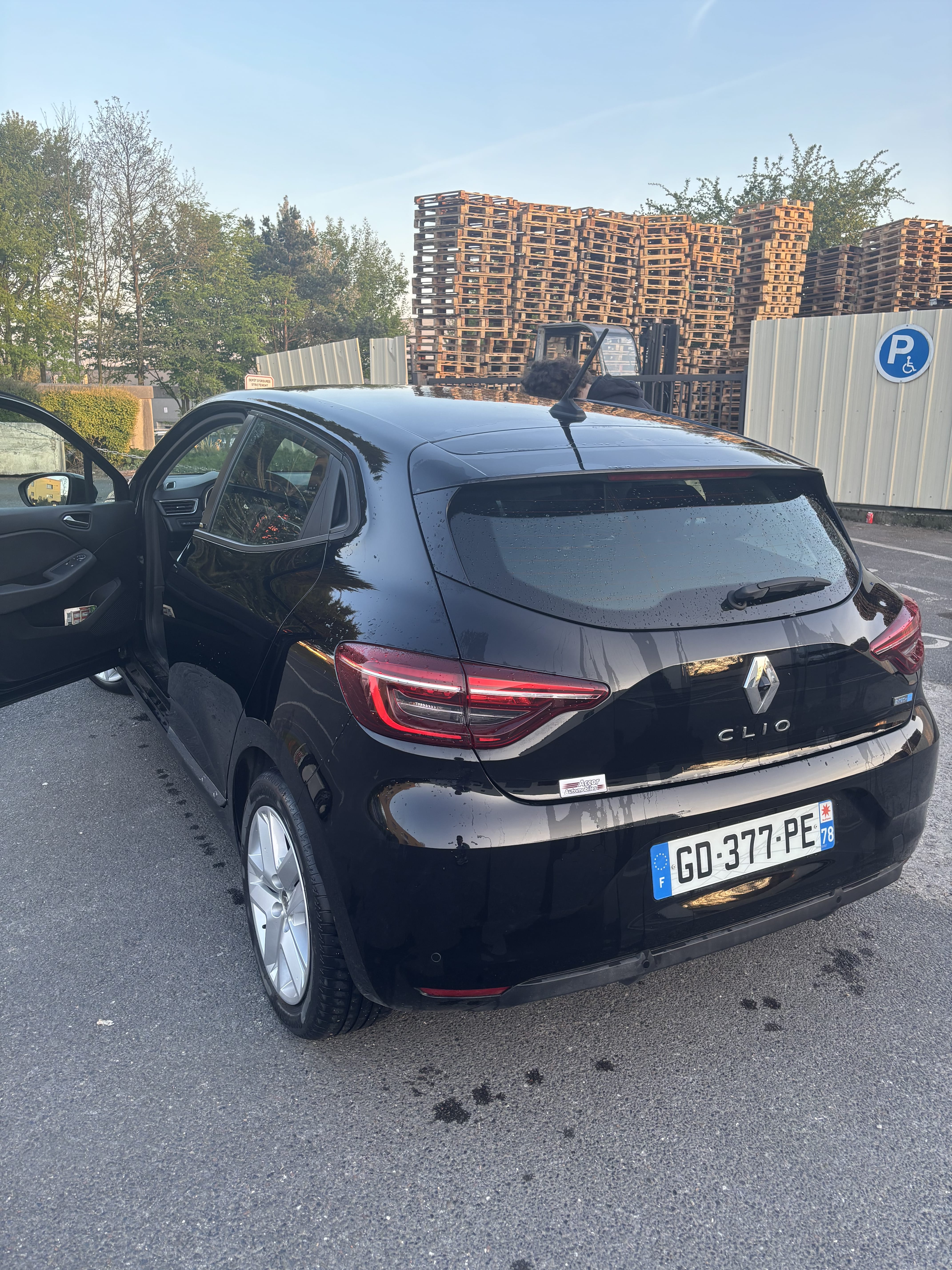 Renault Clio E-tech avec GPS