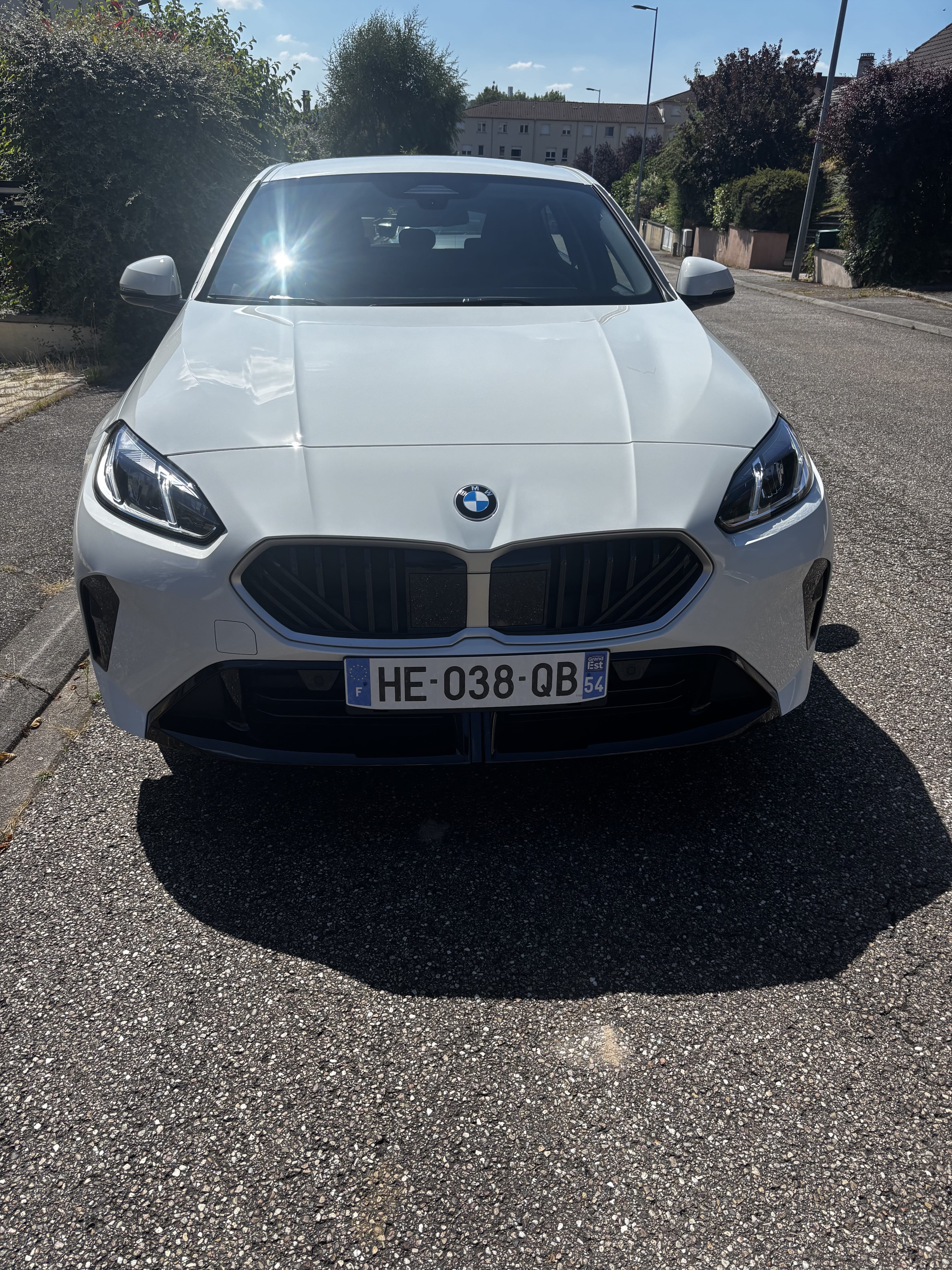 BMW Série 1 M Sport, 2025, Essence 95 / Électrique (hybride), automatique