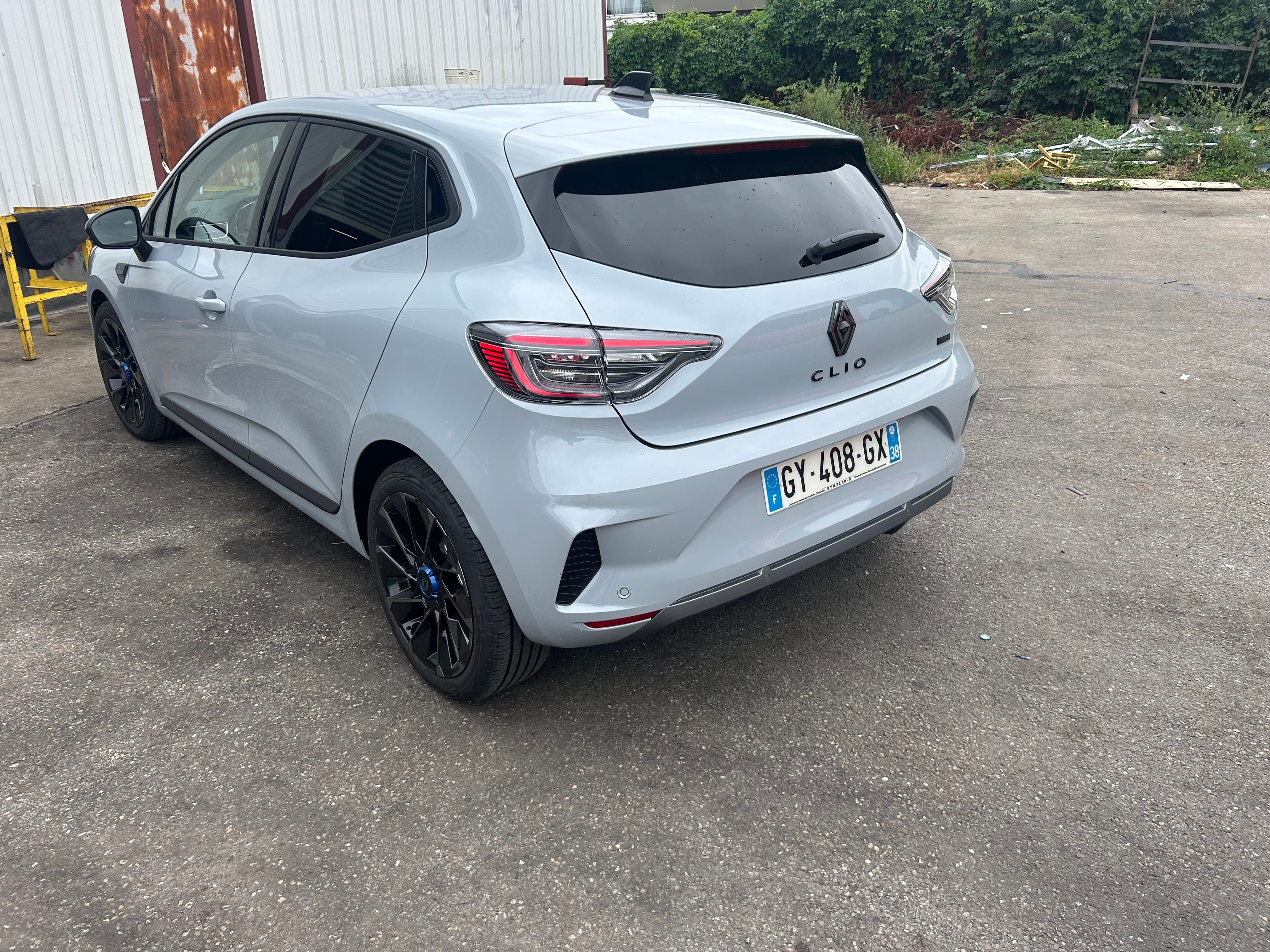 Renault Clio E-tech avec GPS