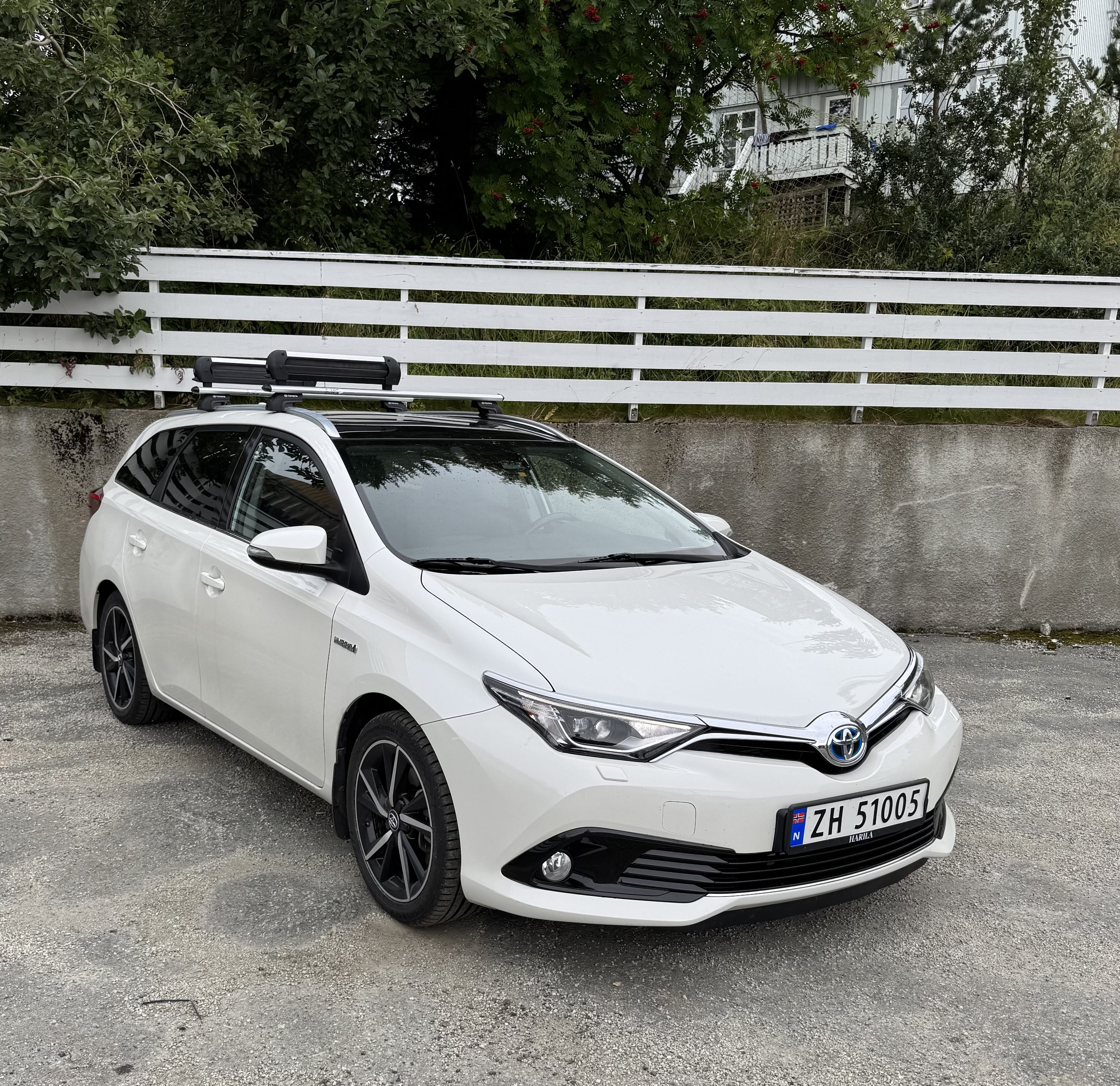 Toyota Auris Touring Sports, 2017, Blyfri 95 / Elektrisch (hybride), automatisch