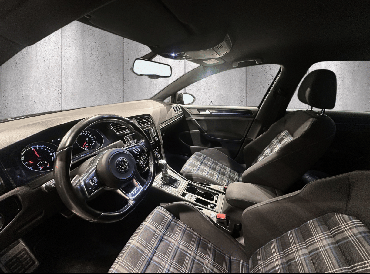 Volkswagen Golf GTE Automat with GPS