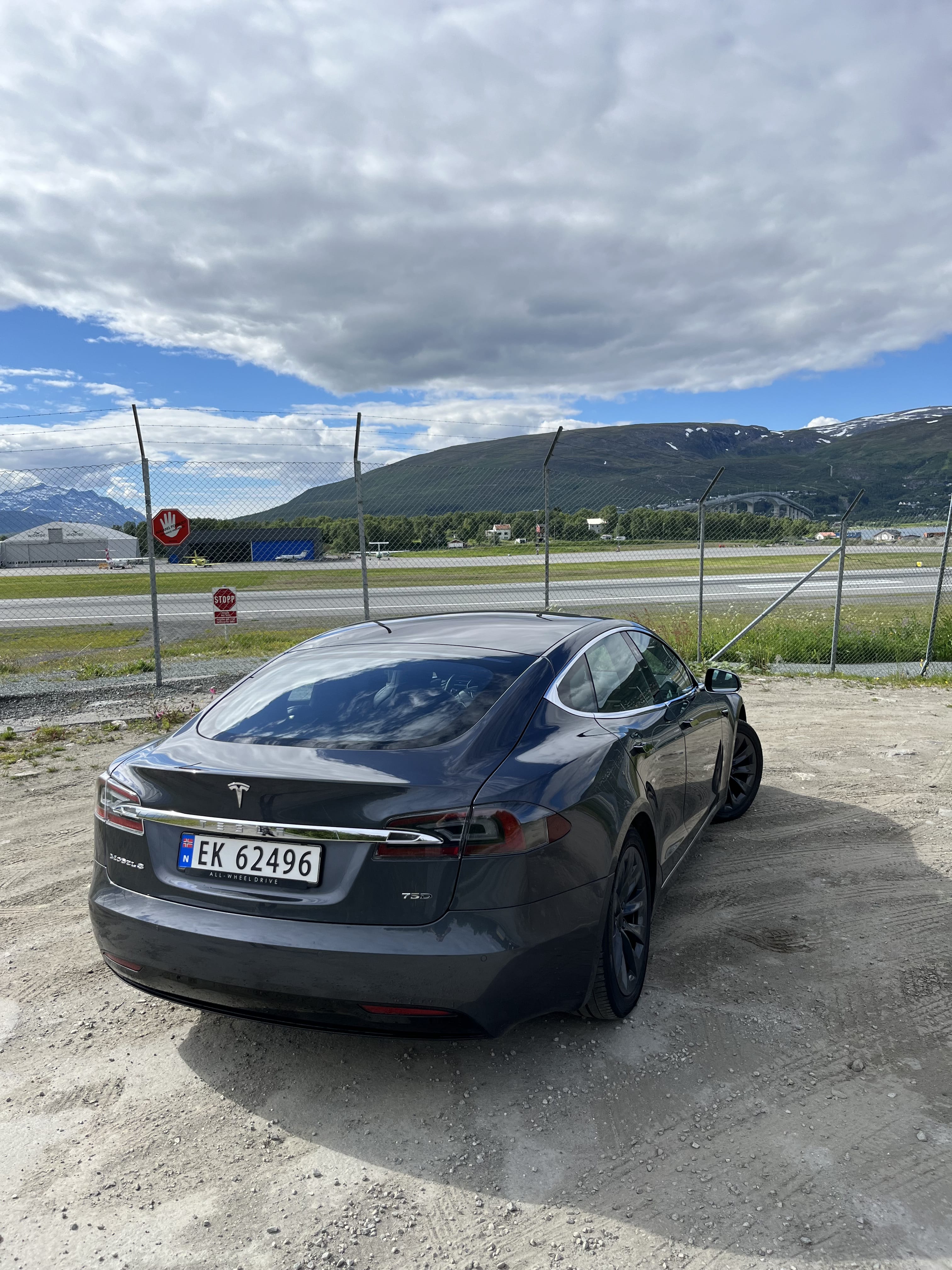 Tesla Model S 75D met GPS