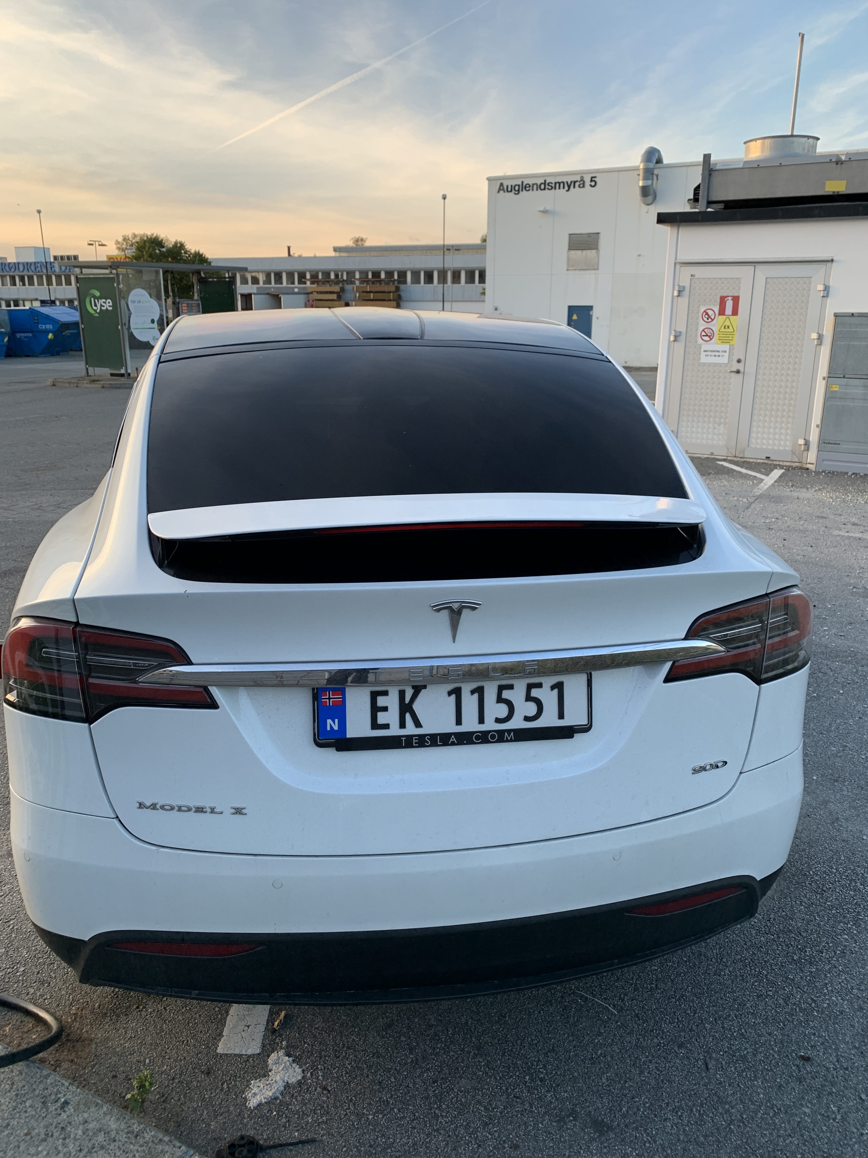 Tesla Model X med Cruisekontroll