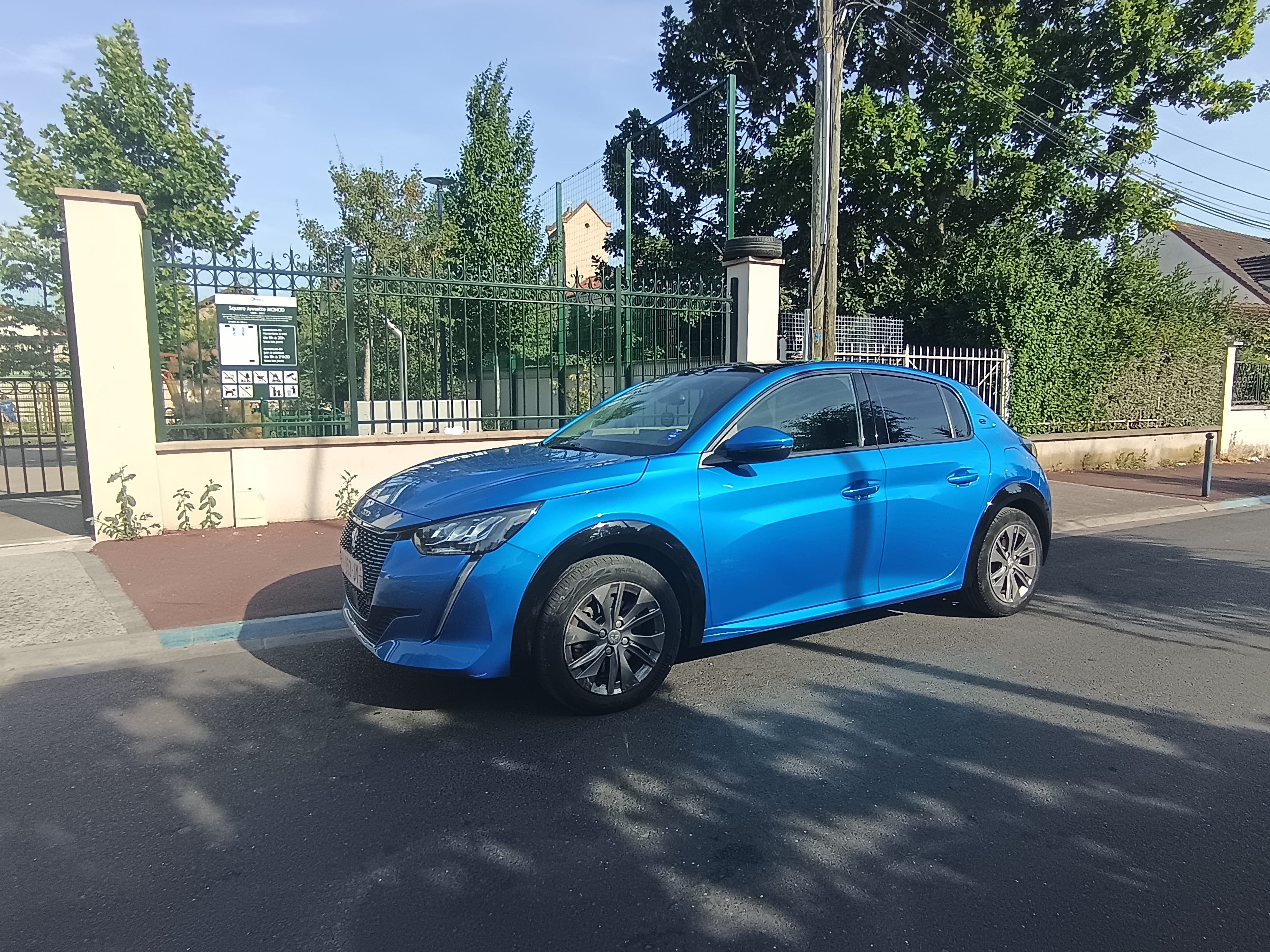 Peugeot e-208 Allure avec Climatisation