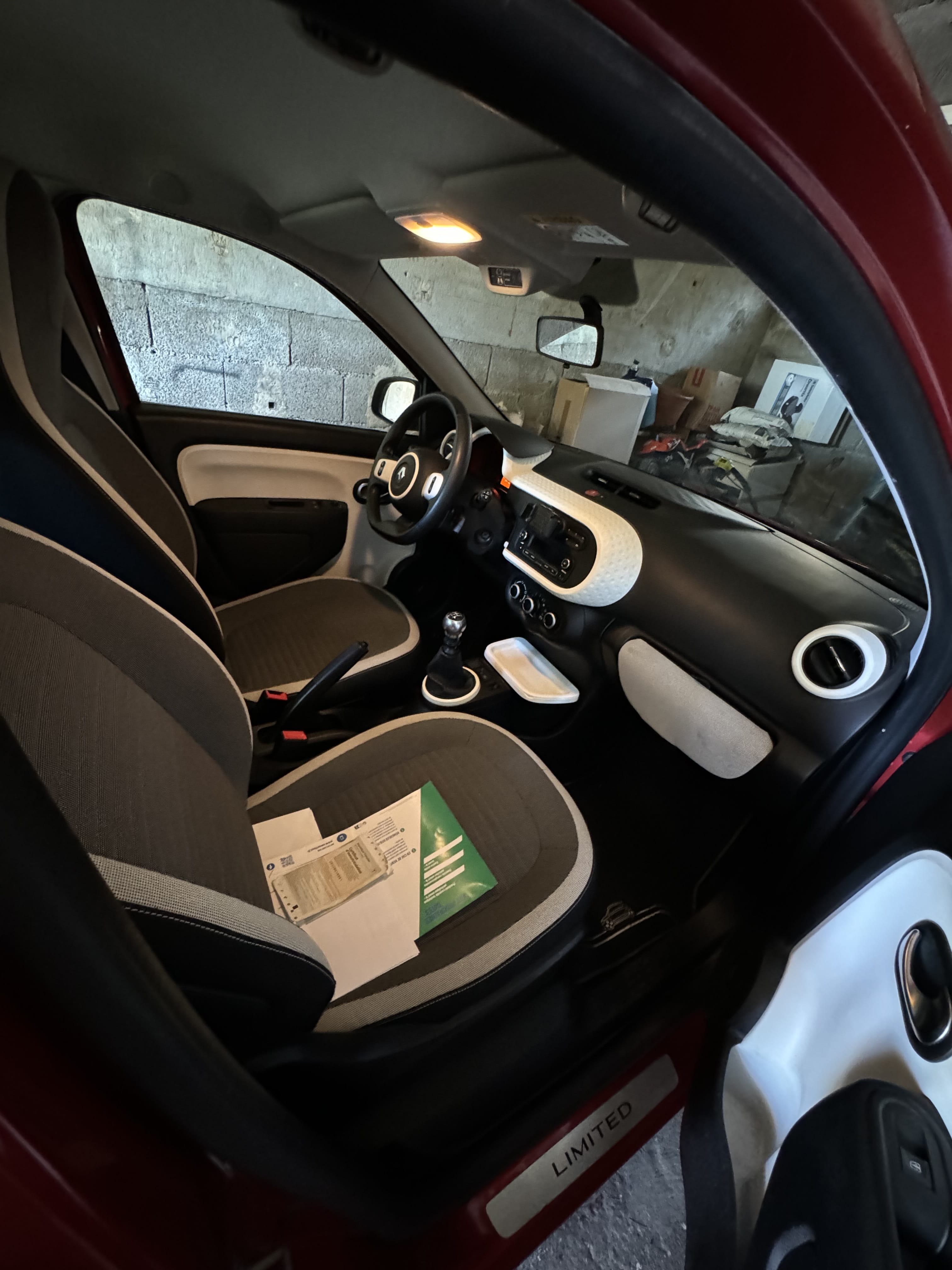 Renault Twingo III avec Siège bébé