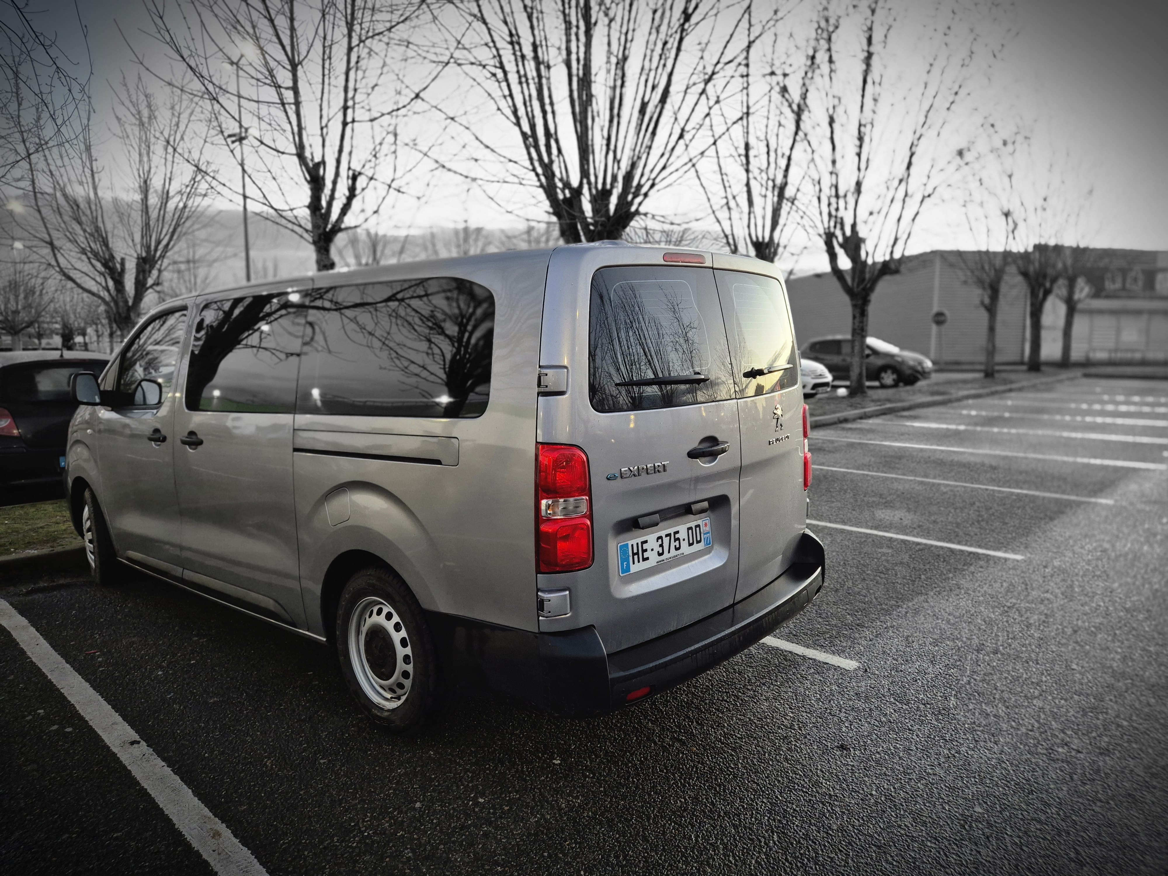 Peugeot Expert avec Apple CarPlay