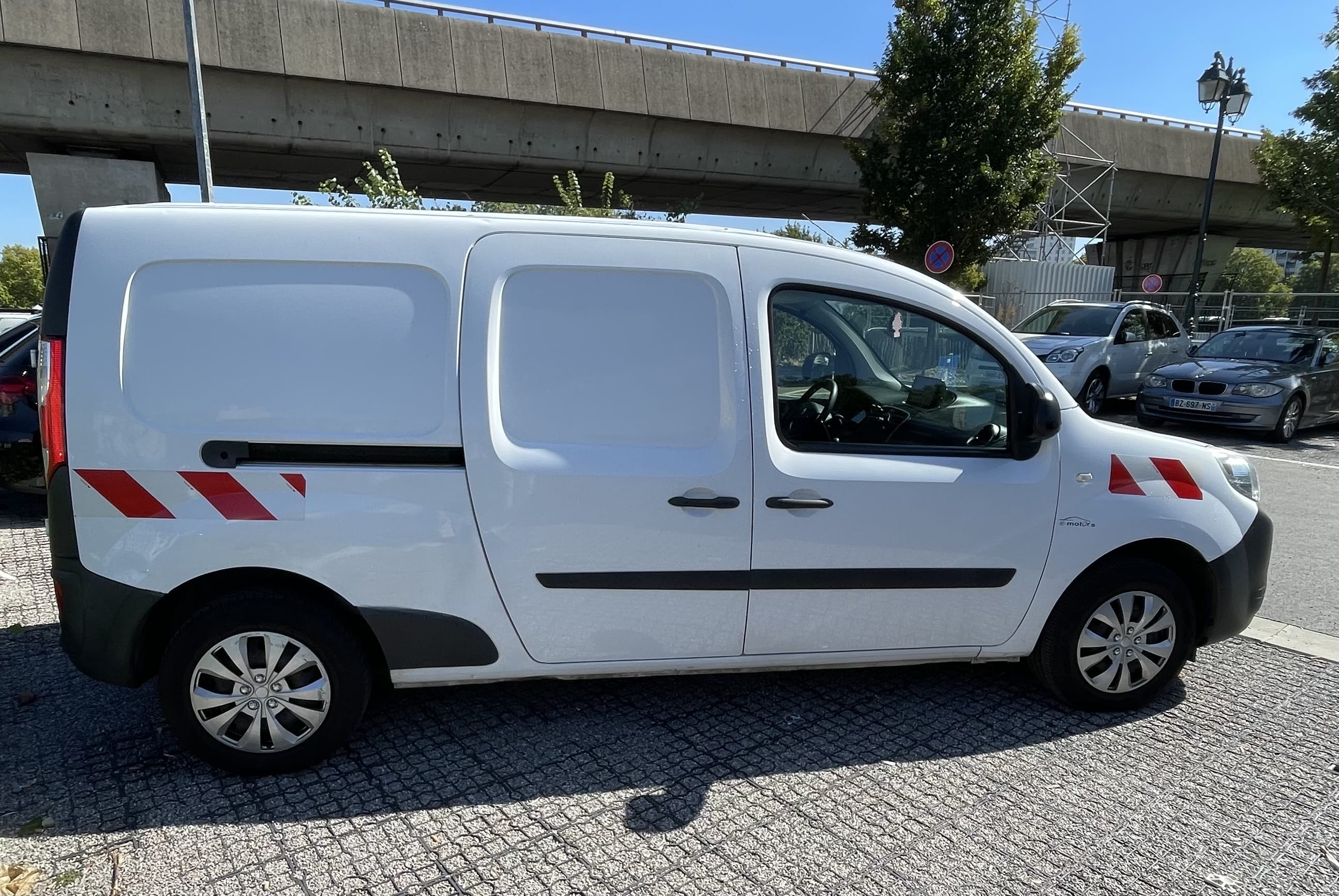 Renault Kangoo Fourgon  : MAXI (grand volume) avec Climatisation