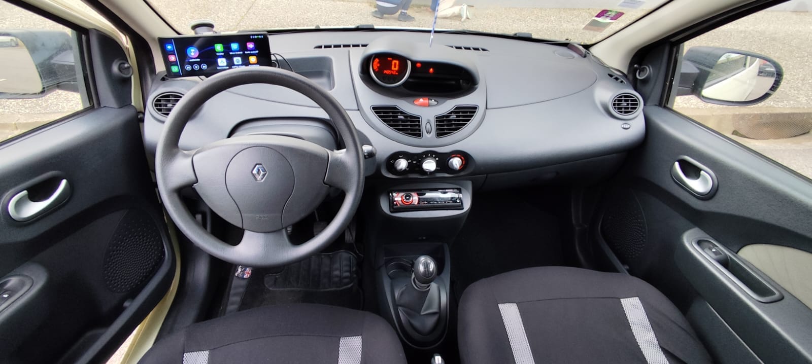 Renault Twingo II 1.2 75 CH avec Apple CarPlay