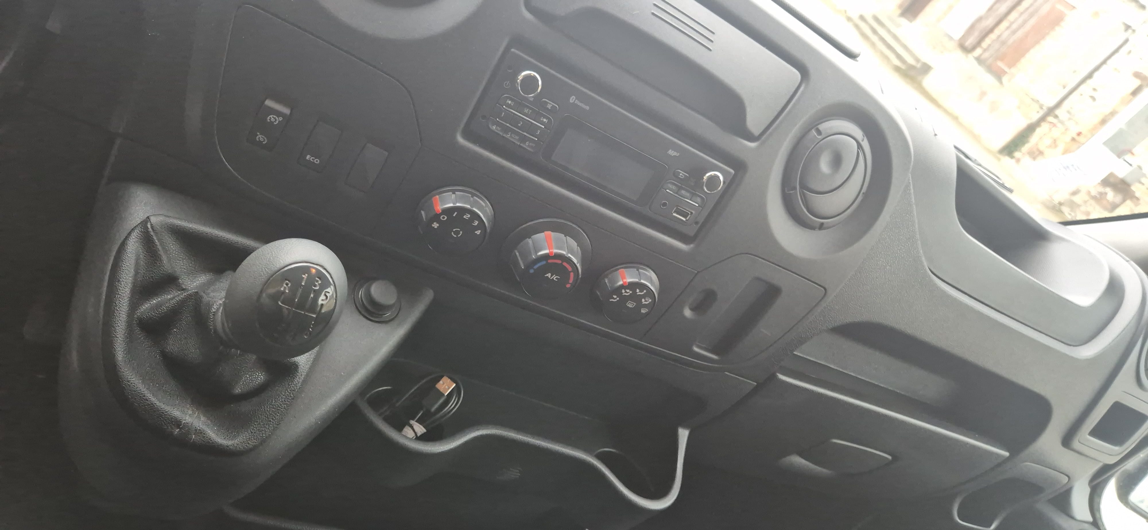Renault Master 2 l hdi avec Entrée audio / iPod