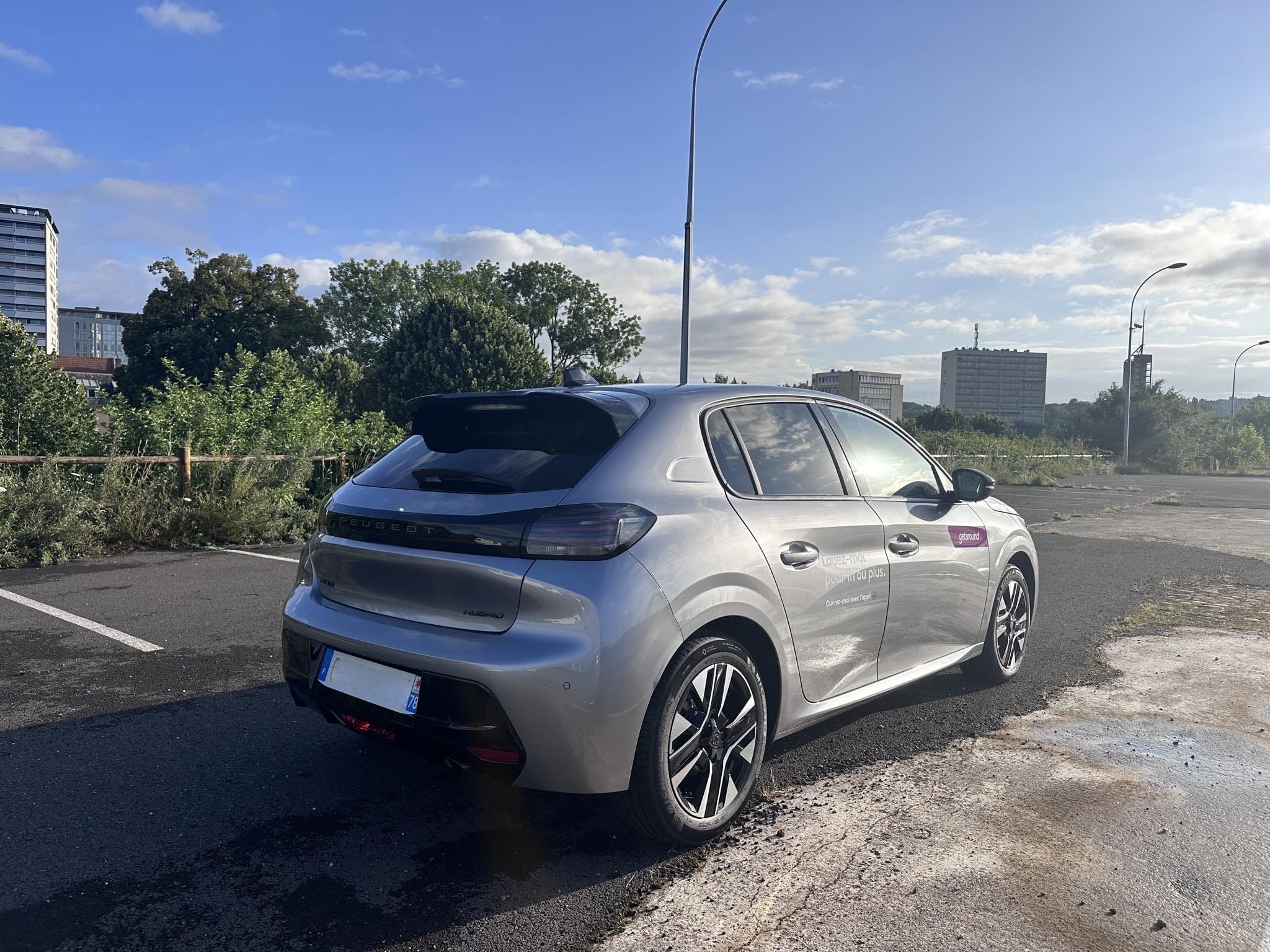 Peugeot 208 avec GPS