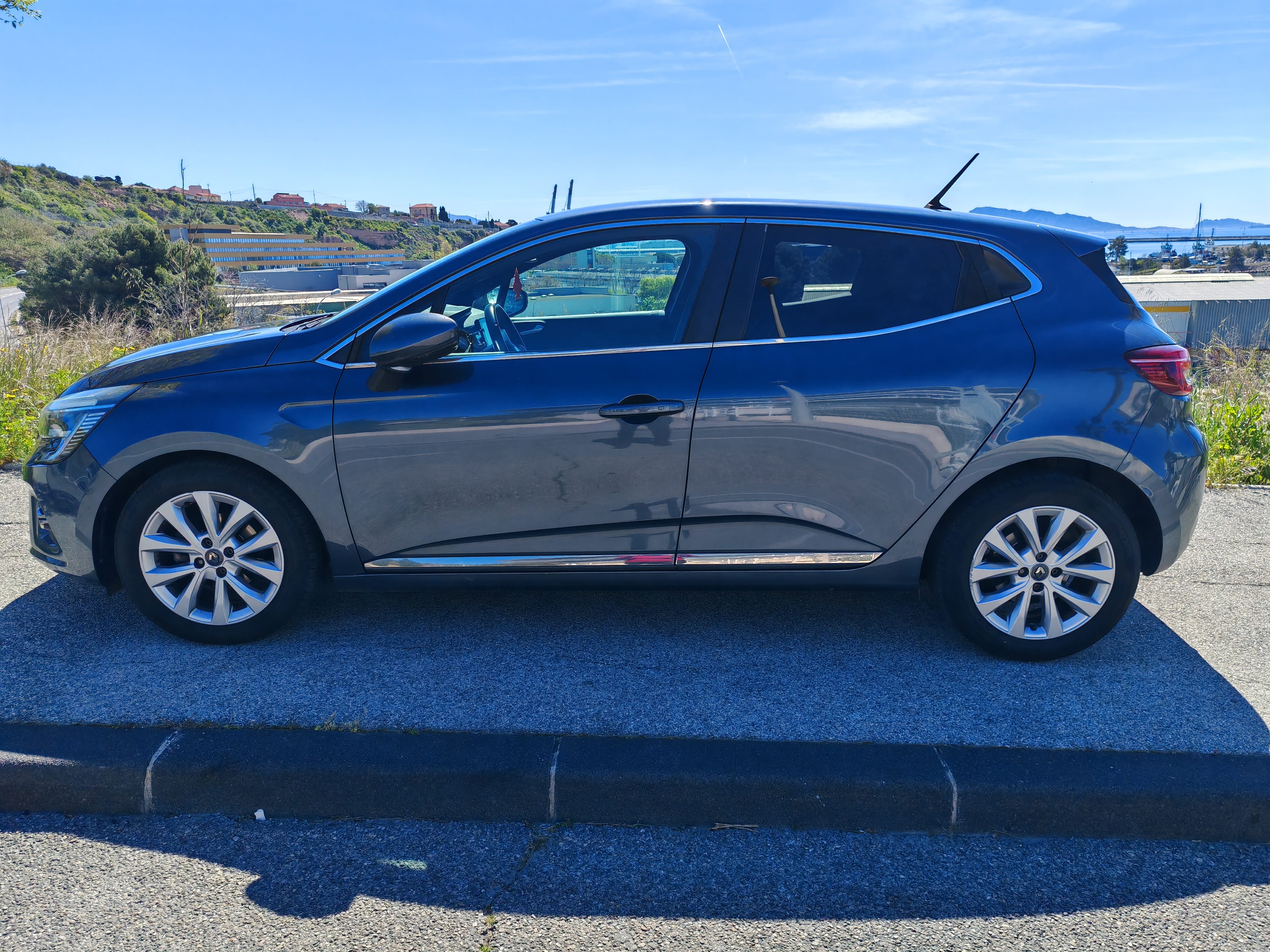 Renault Clio with Air conditioning