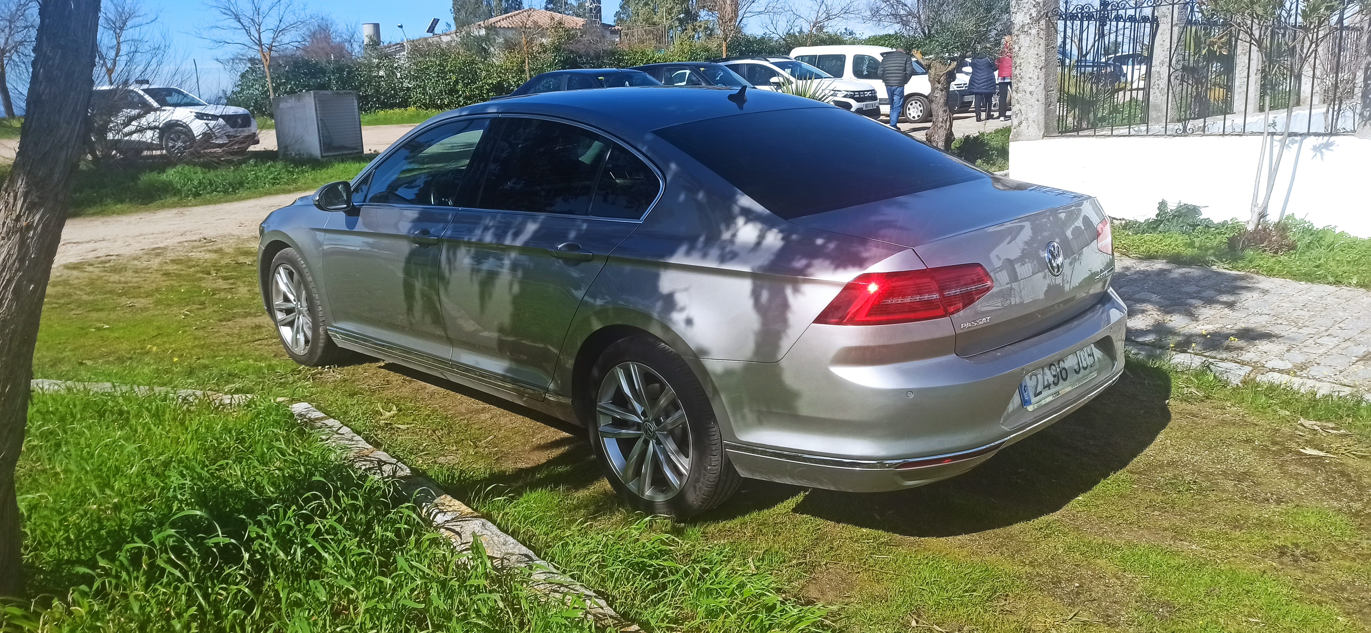 Volkswagen Passat 2.0L TDI SEL Premium con GPS