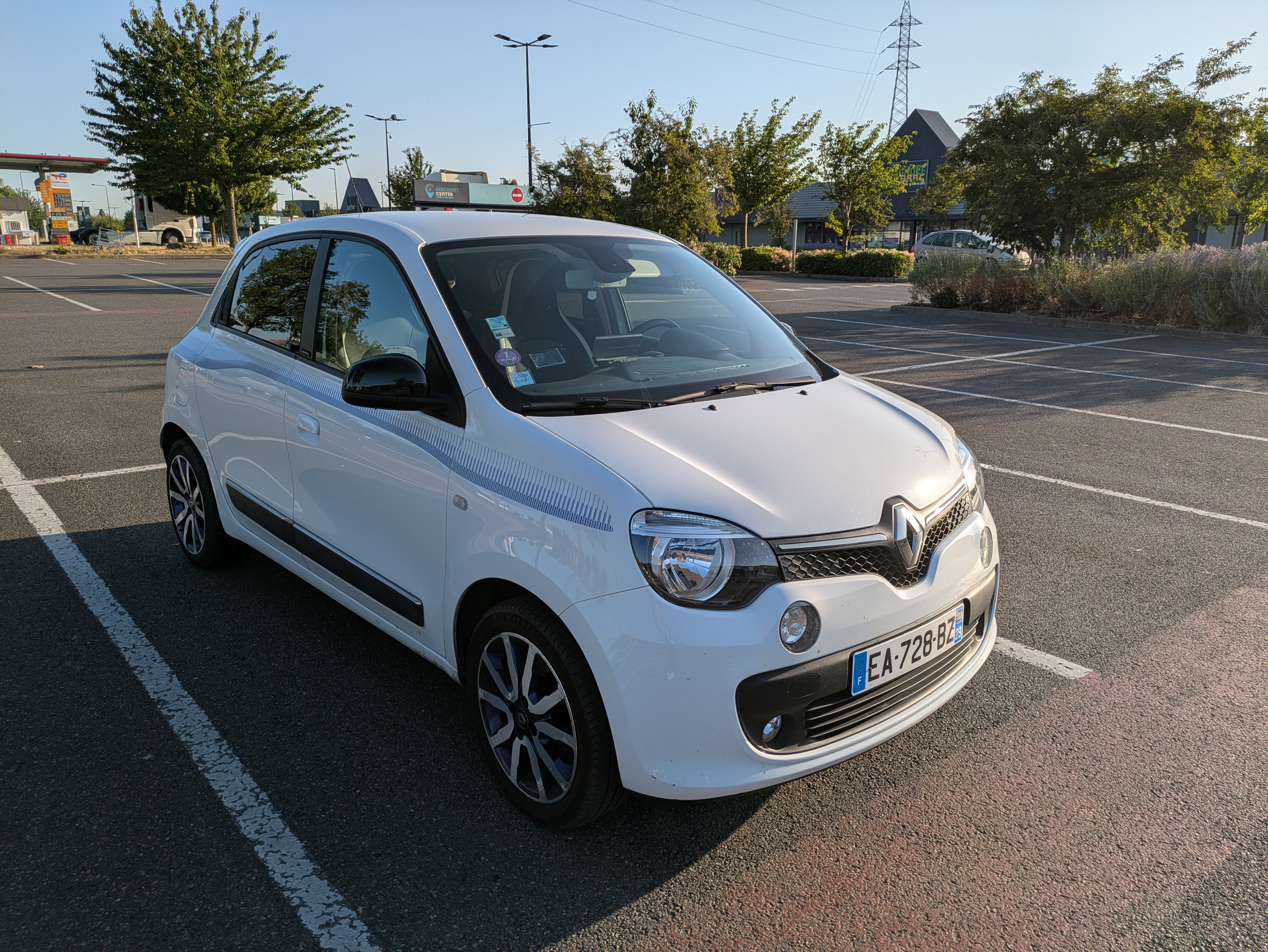 Renault Twingo III 1.0 SCE finition Cosmic avec Climatisation