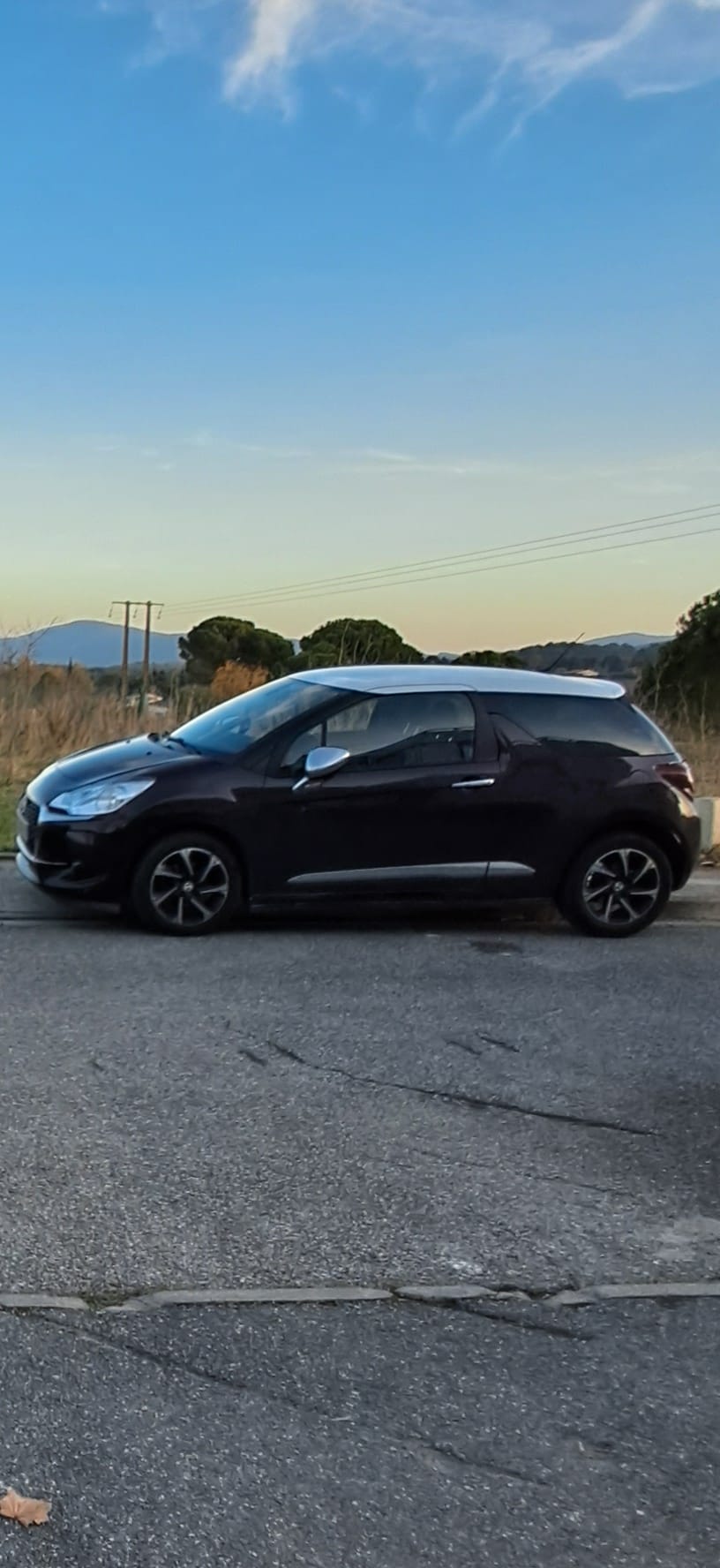 Citroen DS3 SO CHIC - S&S 110cv- Sportives Compacte & Économique! avec Climatisation