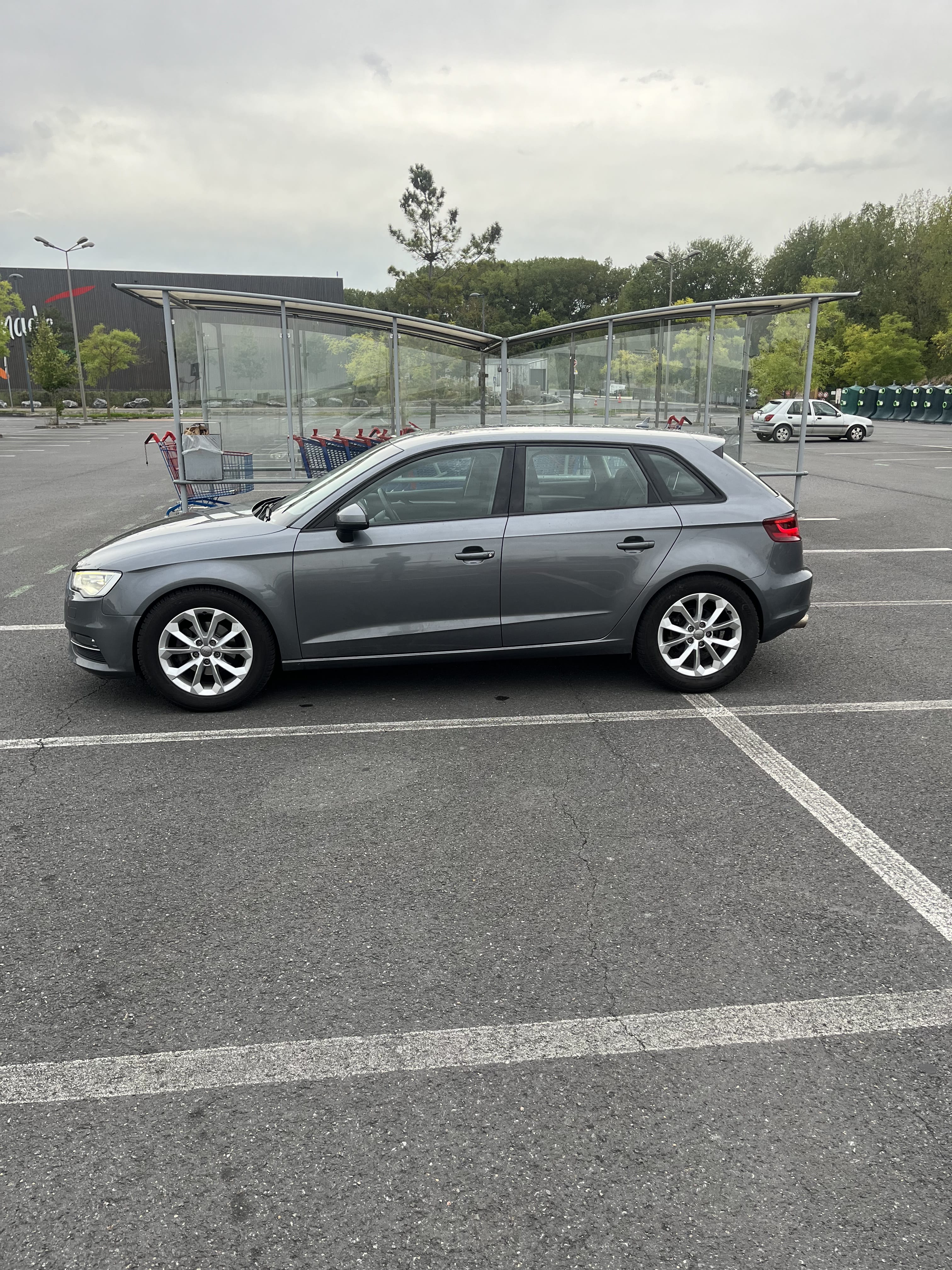 Audi A3 Sportback avec Climatisation