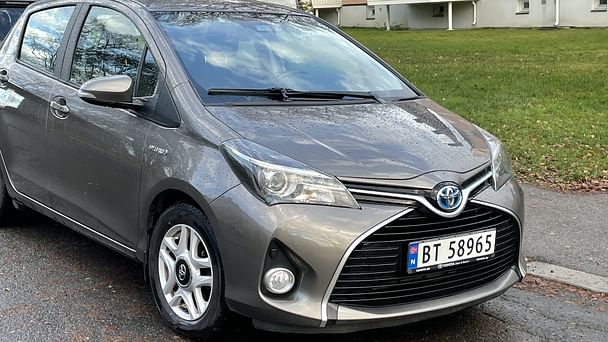 Toyota Yaris HYBRID, 2017, Blyfri / Elektrisk (hybrid), automatisk