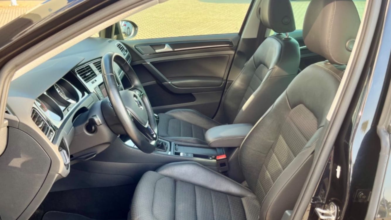 Volkswagen Golf 1.4 TSI with Bluetooth audio