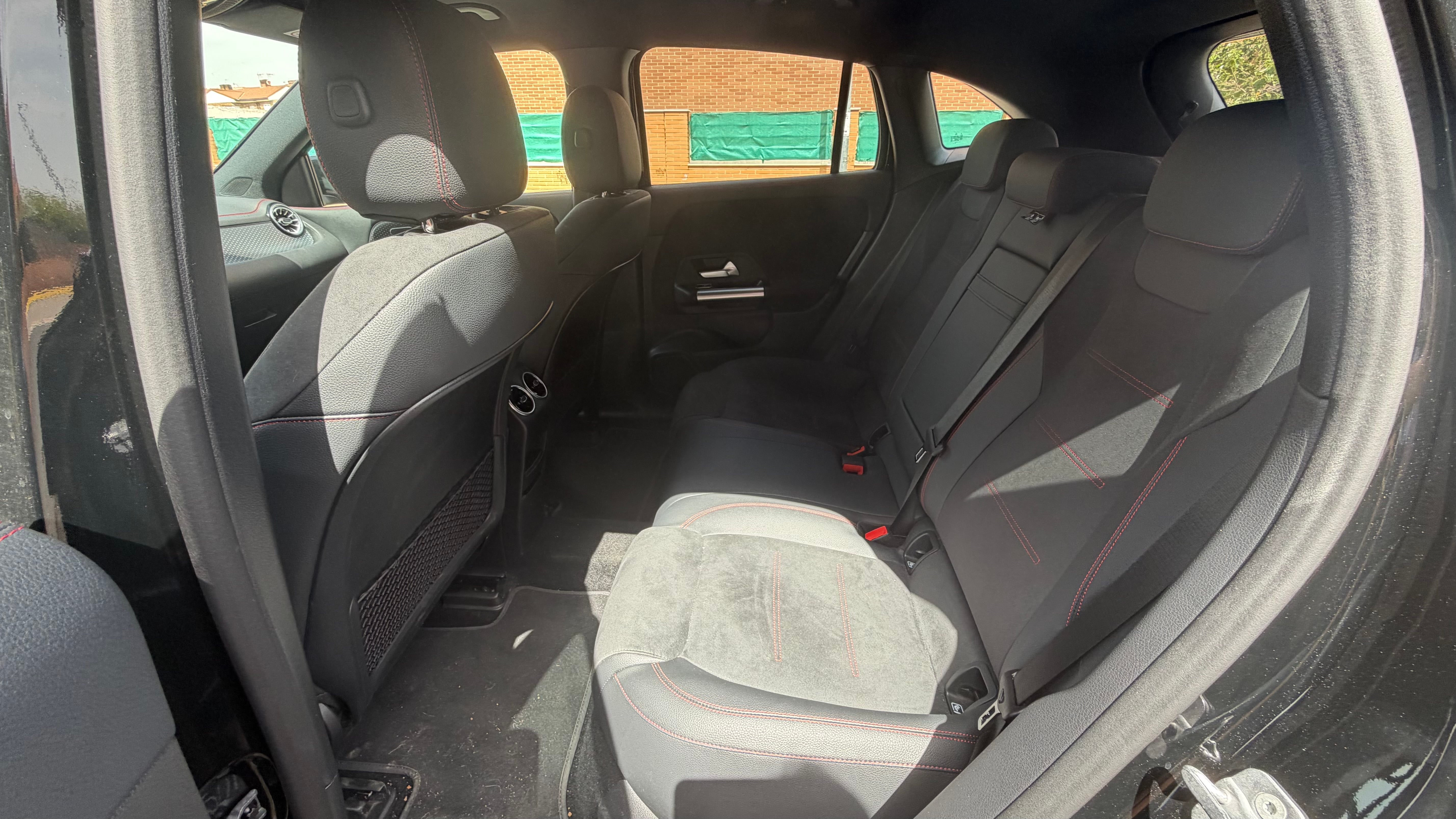 Mercedes-Benz EQA con GPS