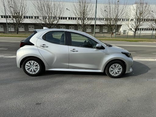 Toyota Yaris Hybride with Air conditioning
