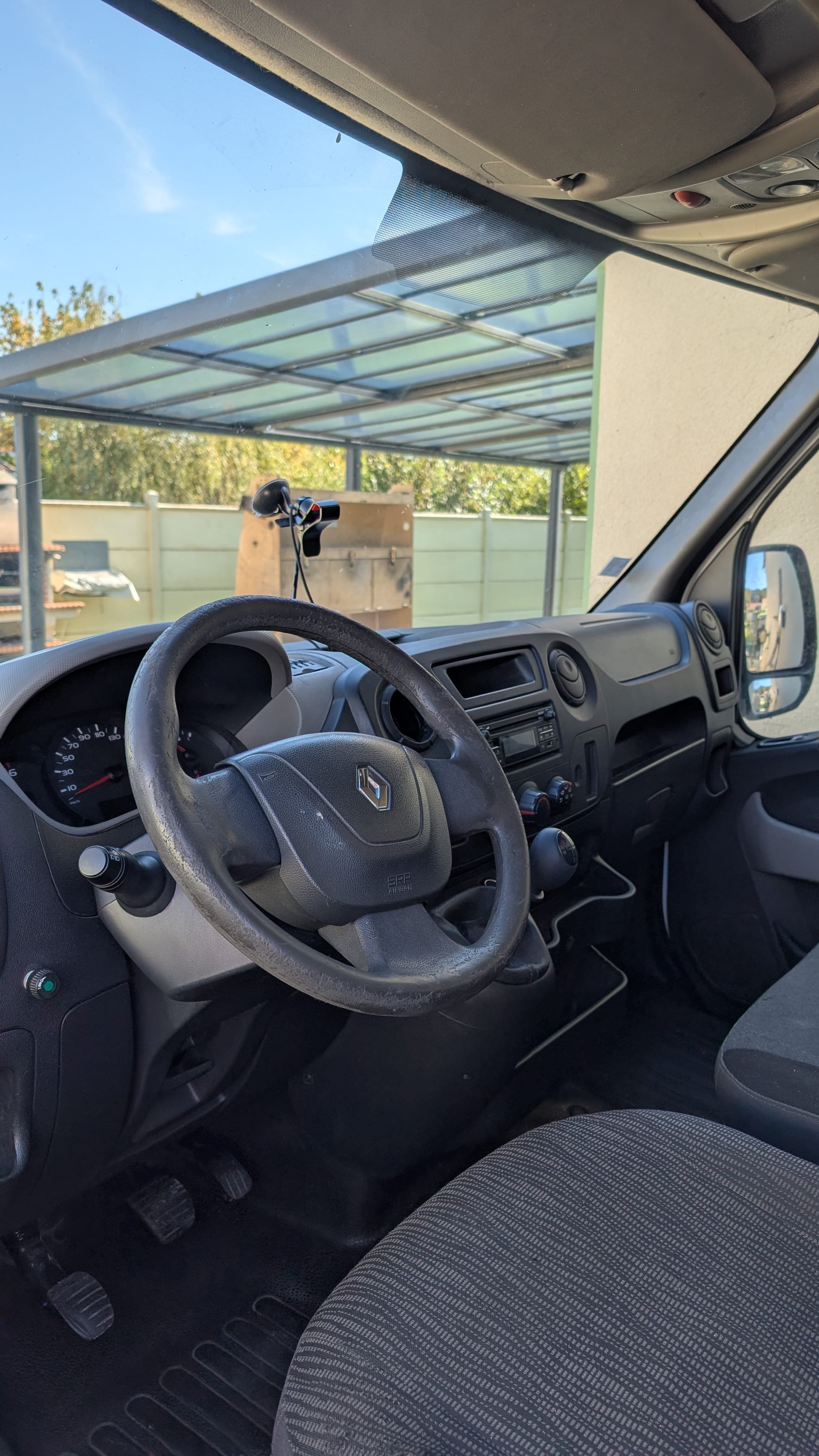 Renault Master 2.3 grand format 13m3 avec caméra de recul avec Audio Bluetooth