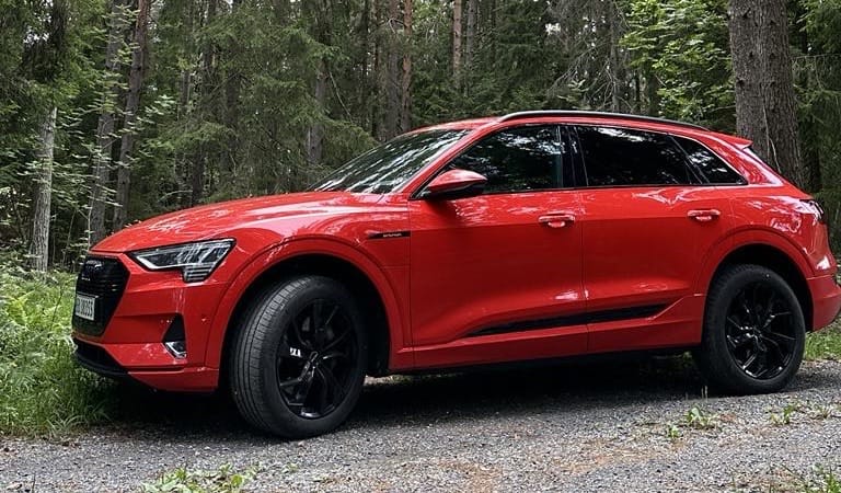 Audi e-tron med GPS