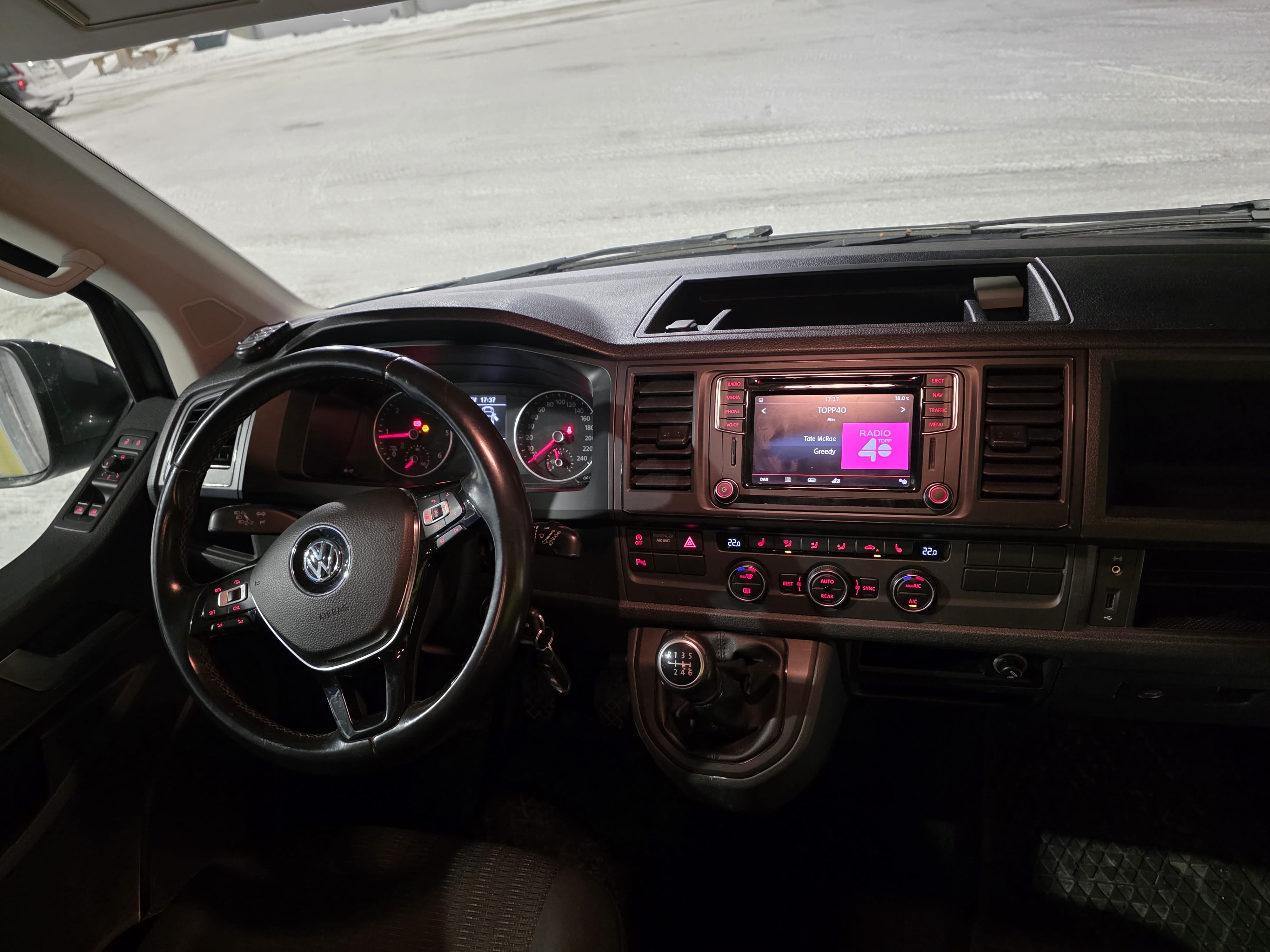 Volkswagen Transporter Combi med GPS