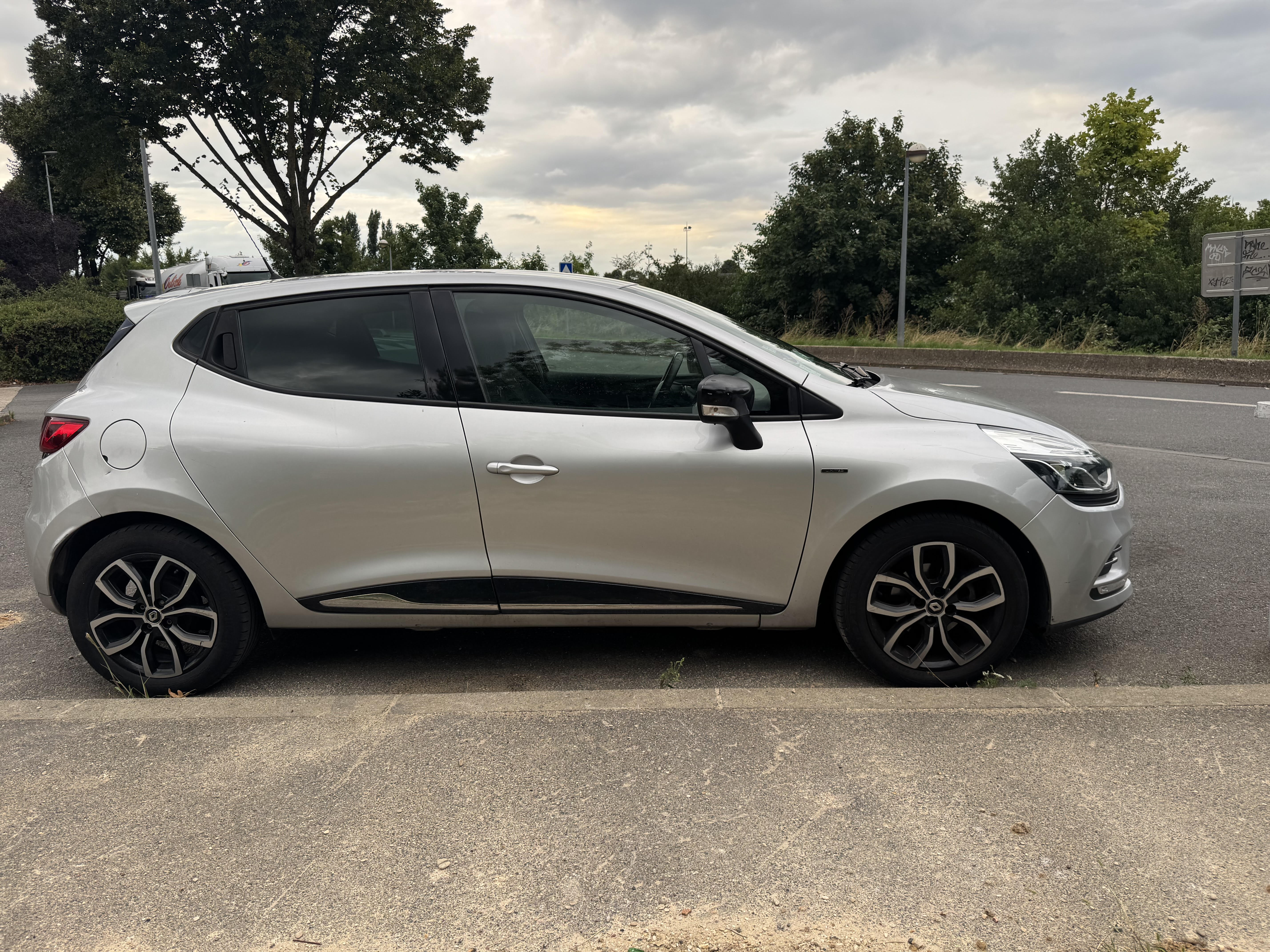 Renault Clio avec Climatisation