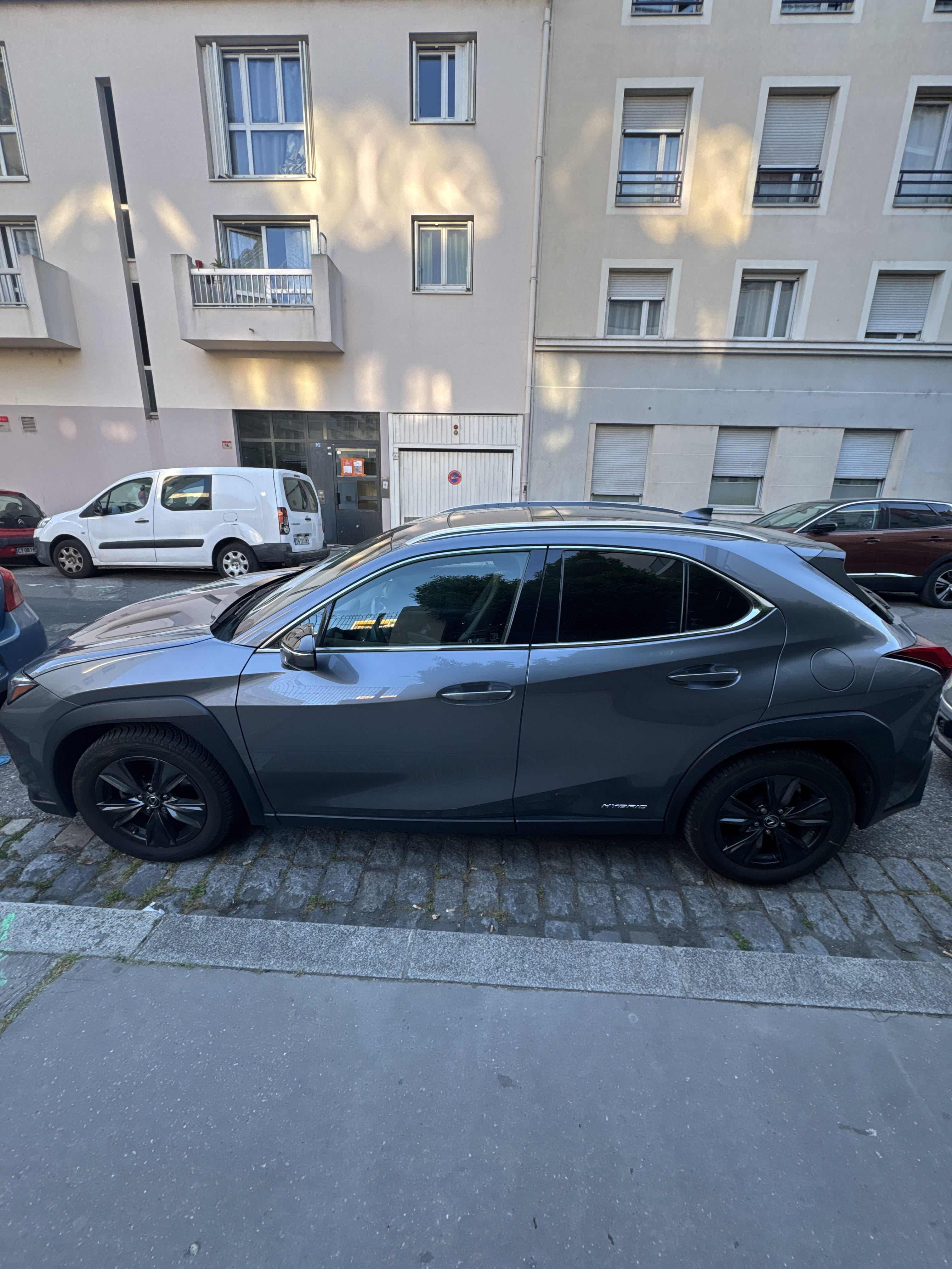 Lexus UX 250h avec Climatisation