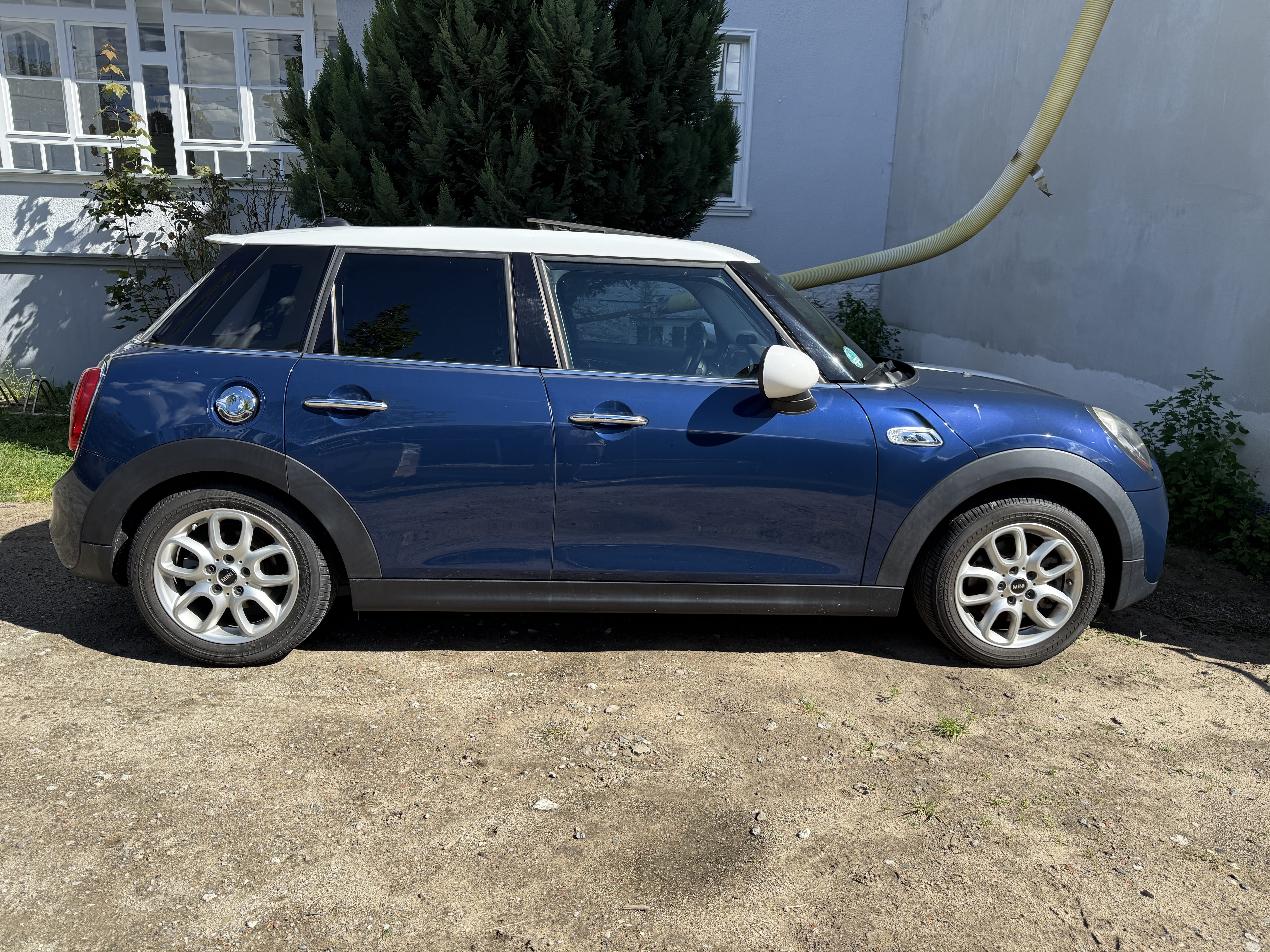 Mini Cooper 5-Türer with Air conditioning